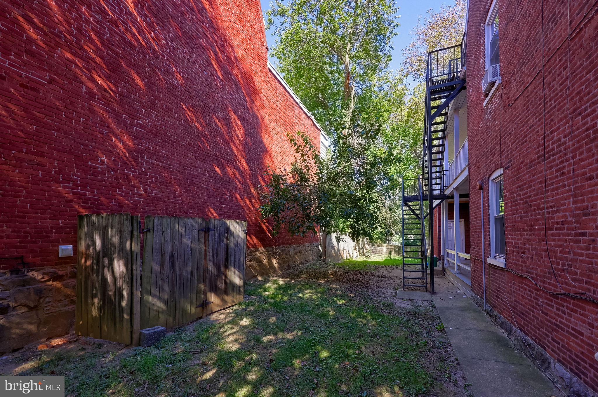 19 & 25 S ANN STREET