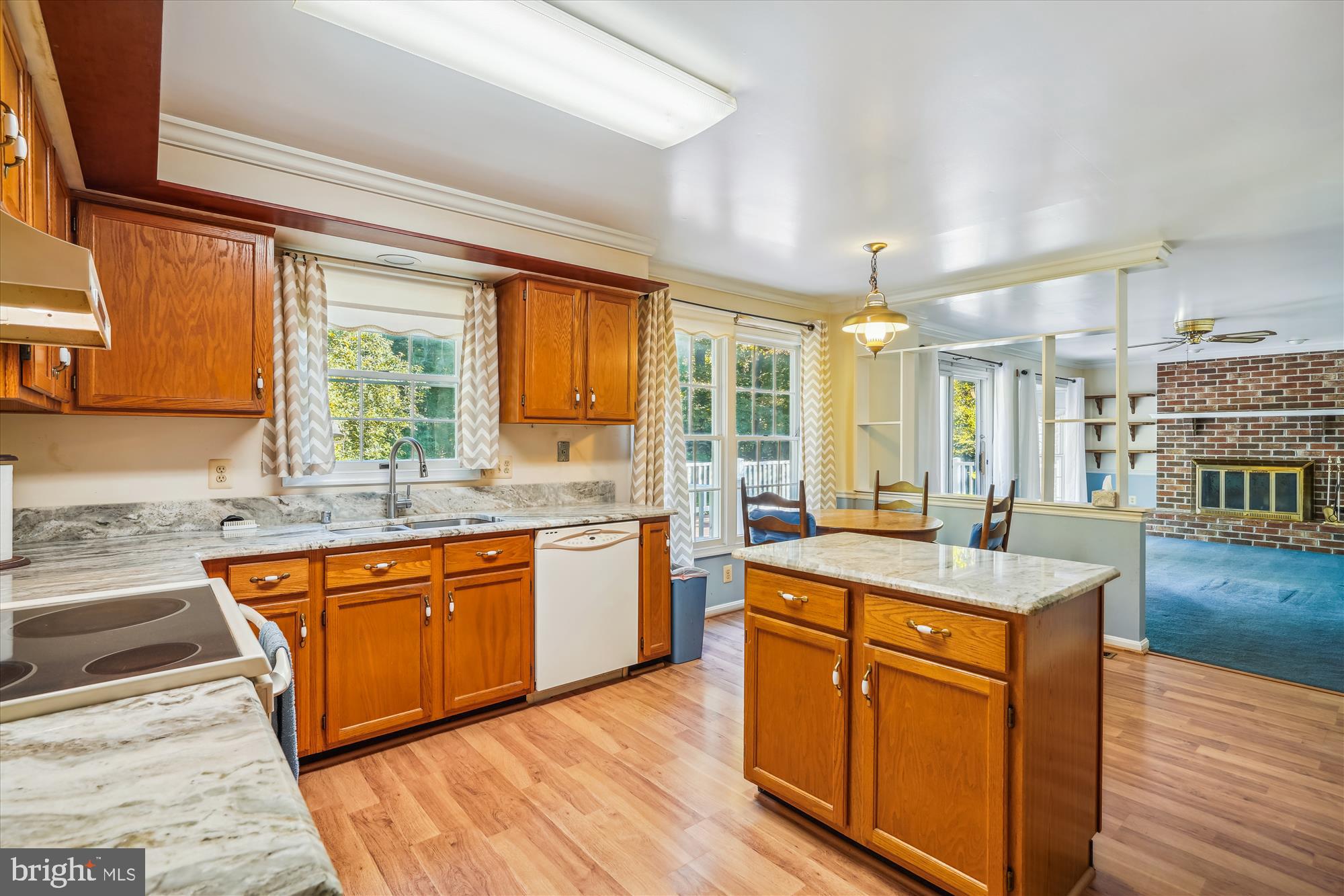 TALL OAKS CROSSING - Residential