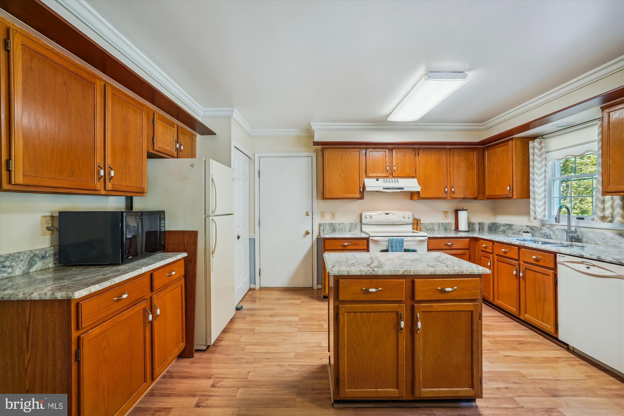 TALL OAKS CROSSING - Residential