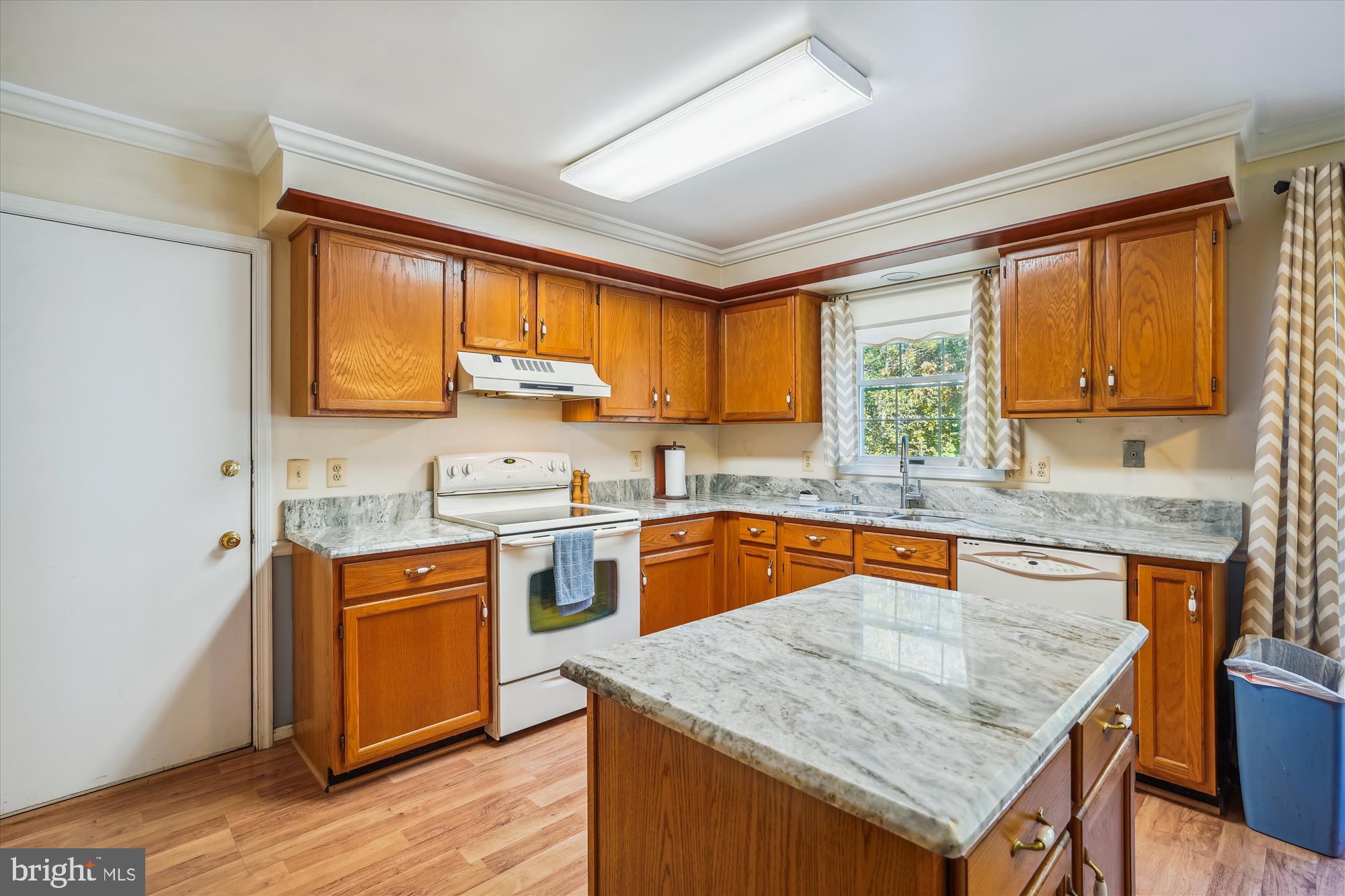 TALL OAKS CROSSING - Residential