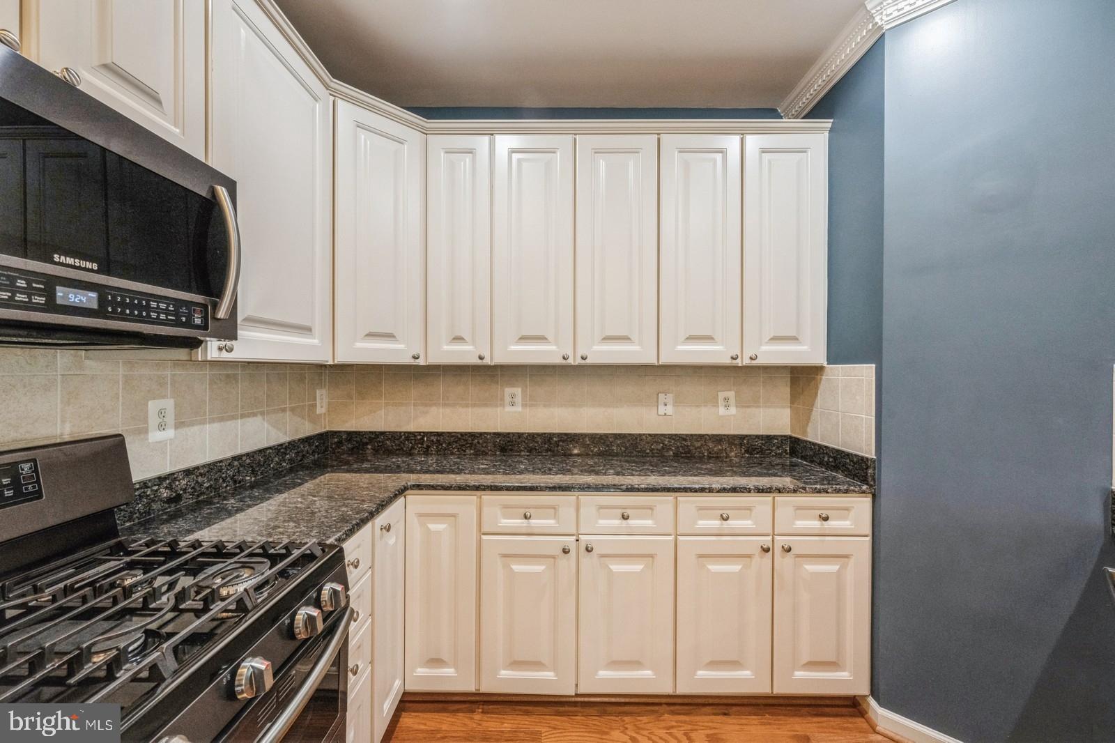 3416 BARNHOUSE DRIVE
