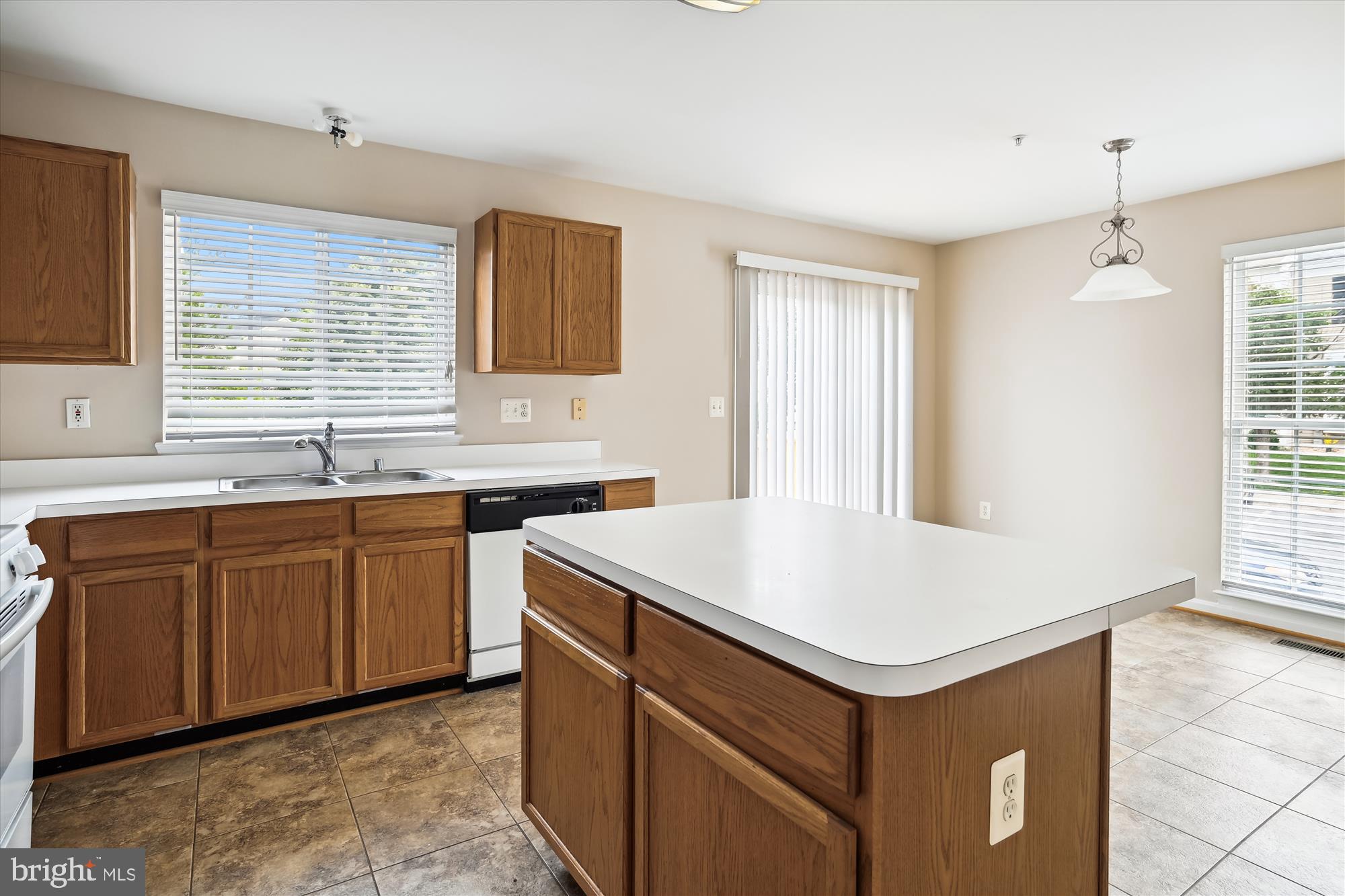 SEVEN OAKS - Residential