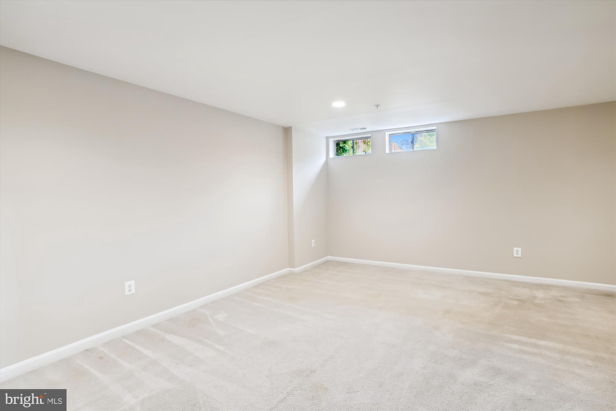 SEVEN OAKS - Residential