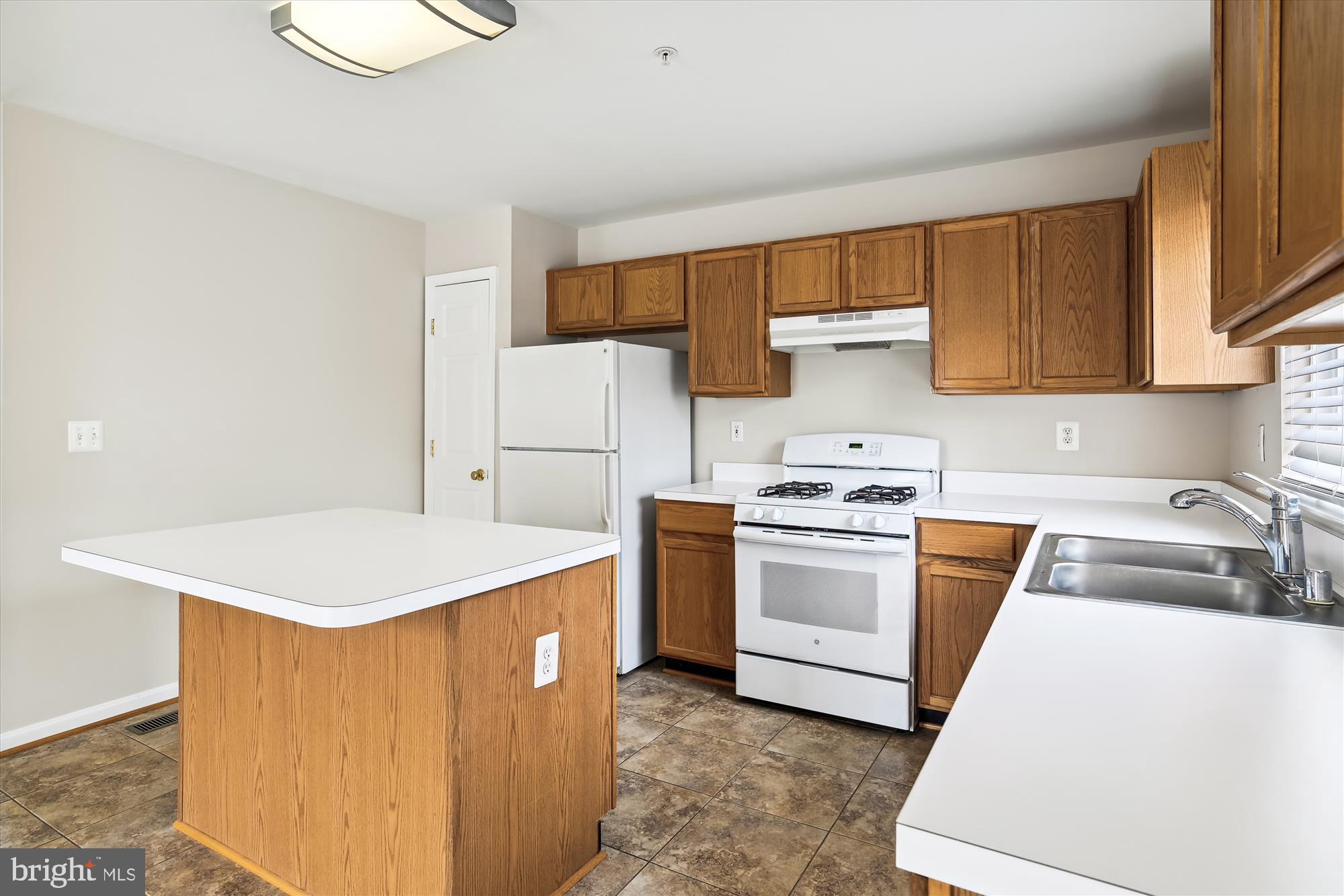 SEVEN OAKS - Residential