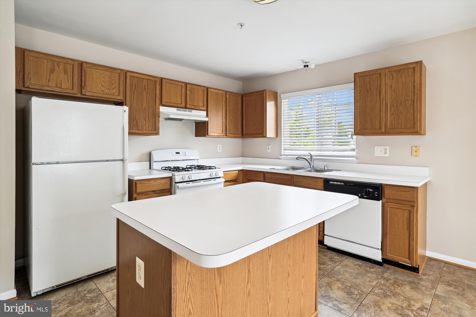 SEVEN OAKS - Residential