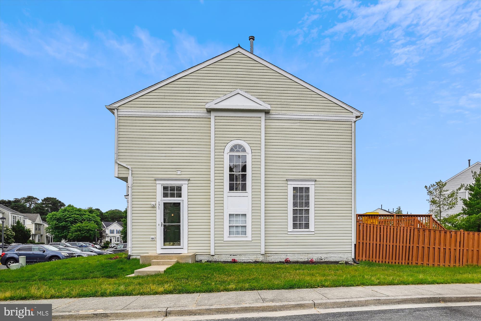 SEVEN OAKS - Residential