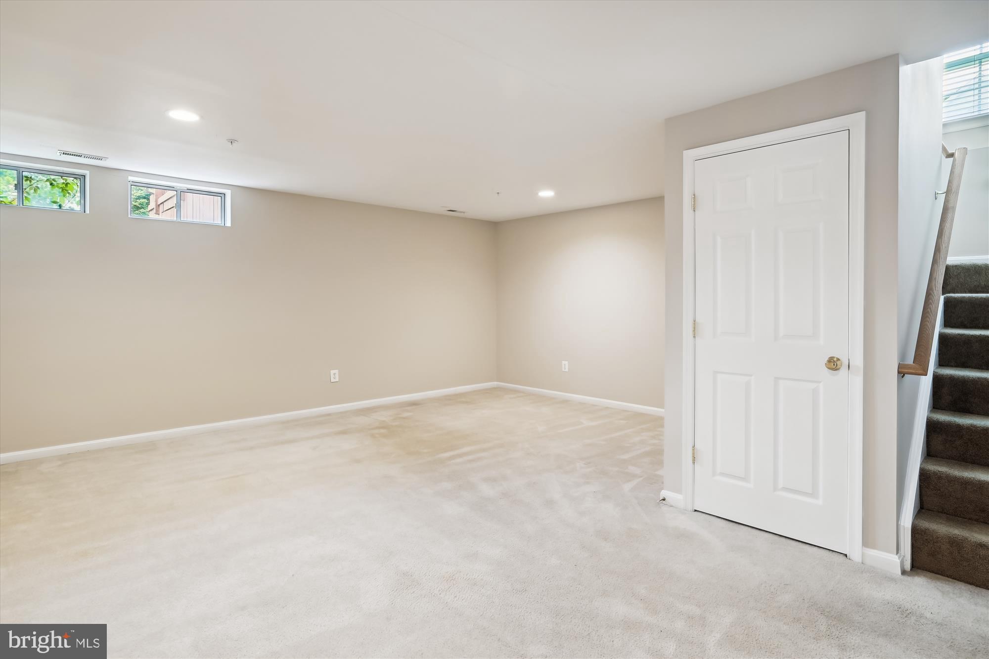 SEVEN OAKS - Residential