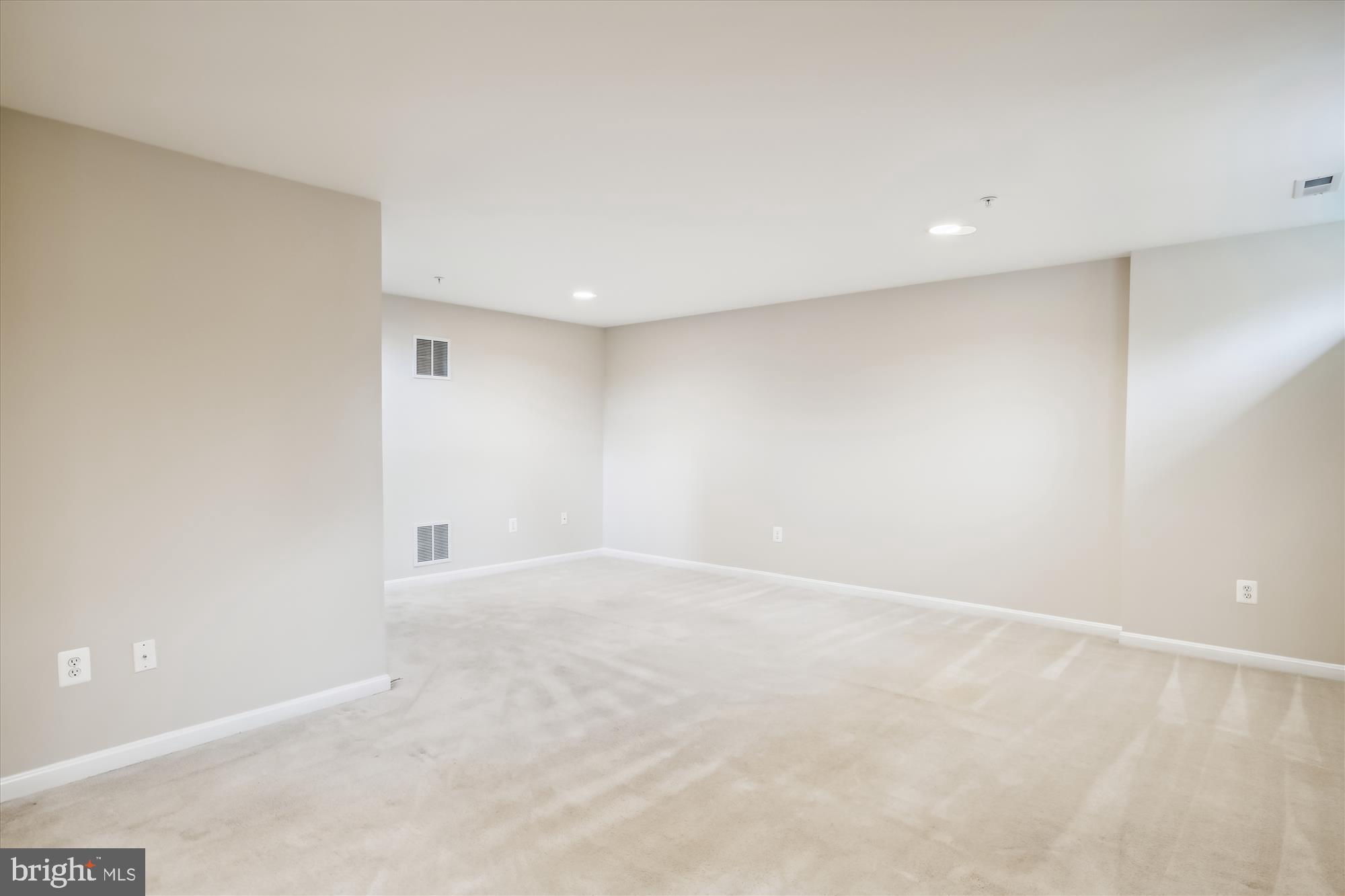 SEVEN OAKS - Residential