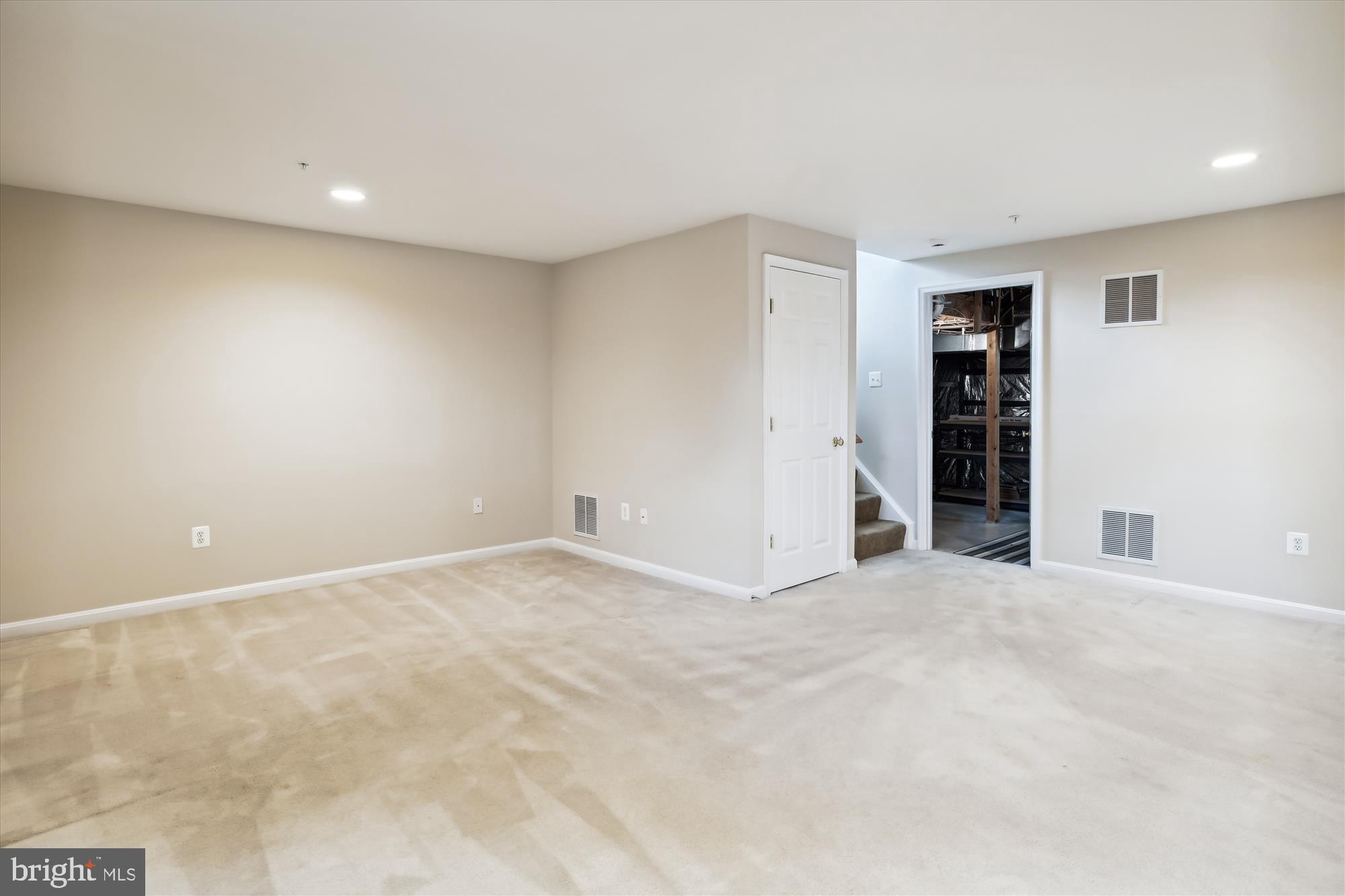 SEVEN OAKS - Residential