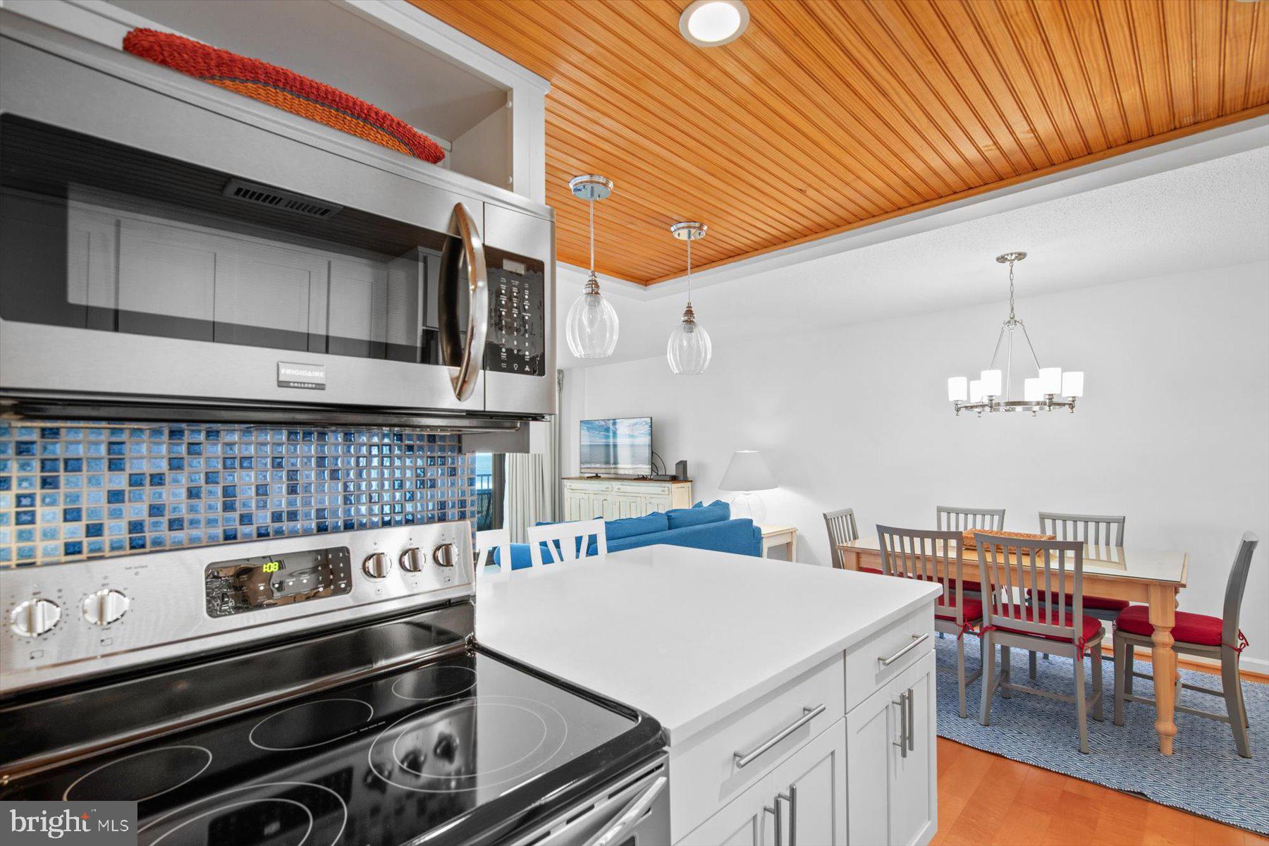 SEA COLONY EAST - Residential