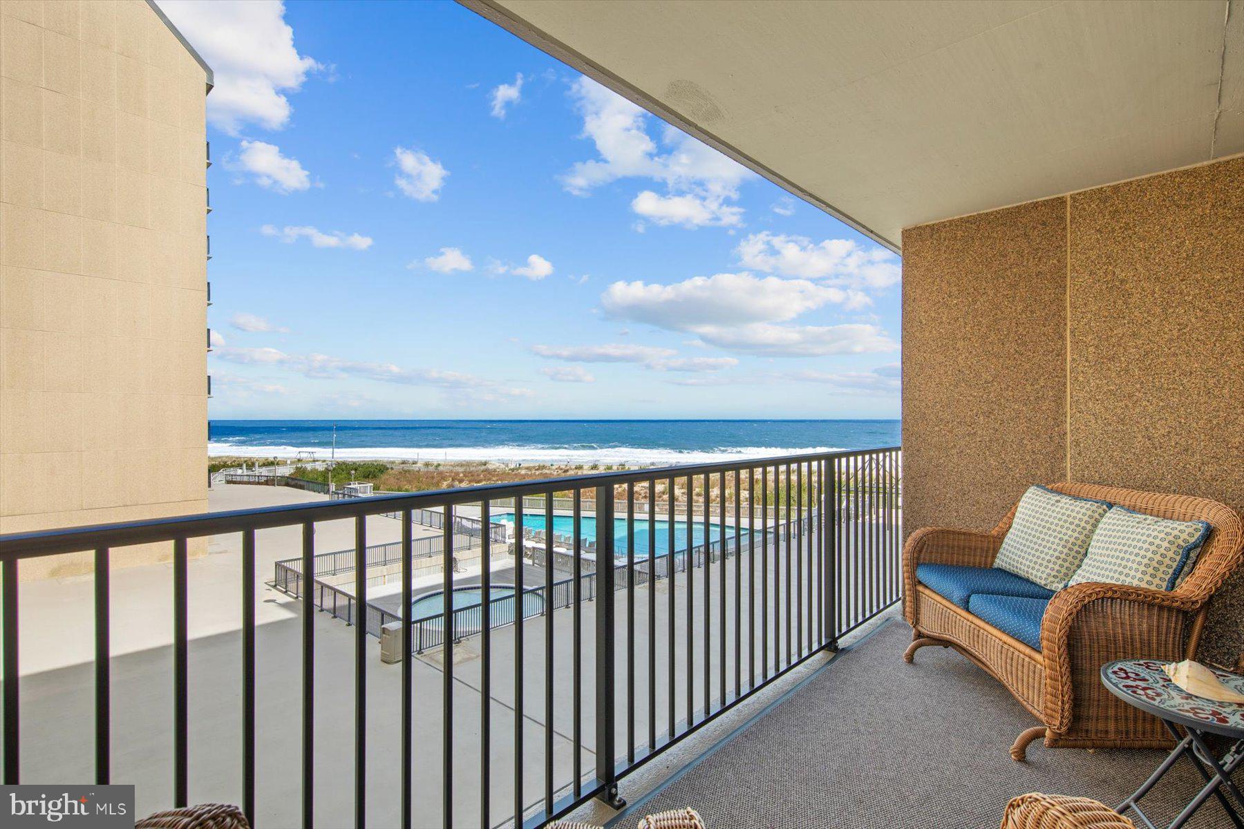 SEA COLONY EAST - Residential