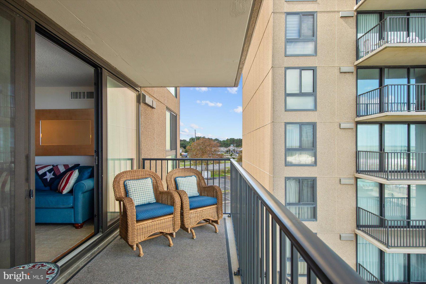 SEA COLONY EAST - Residential