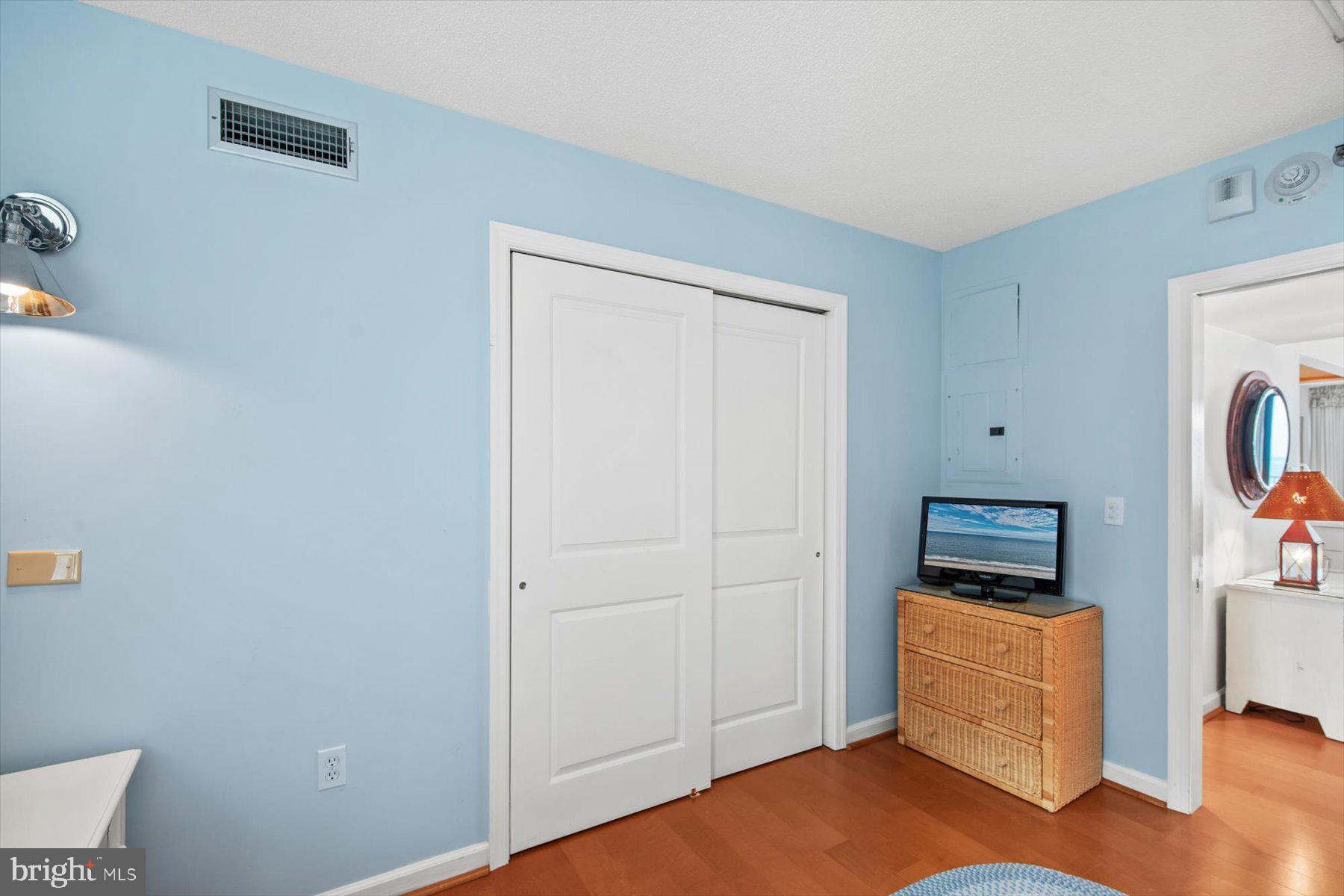 SEA COLONY EAST - Residential