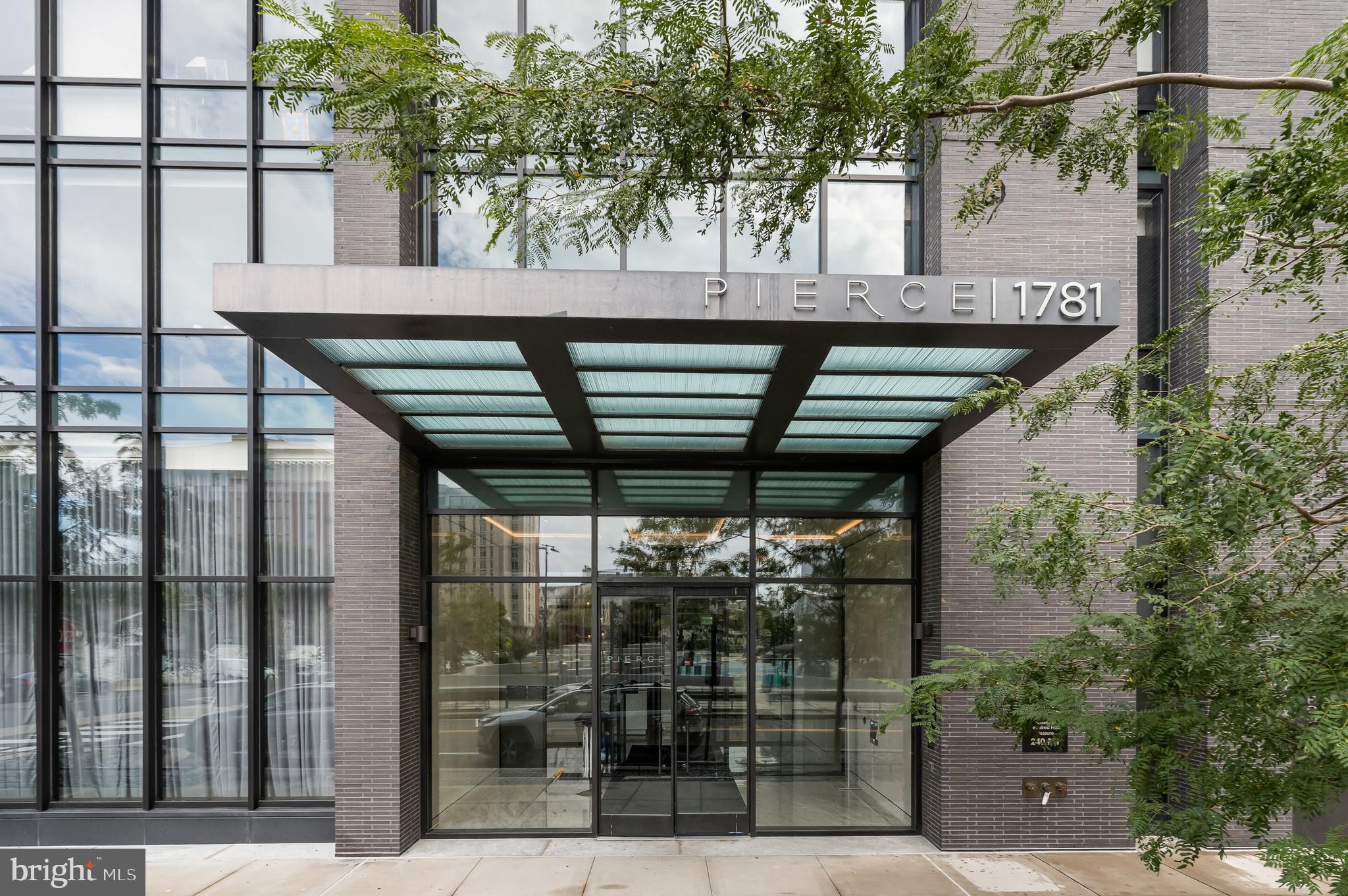 1781 N PIERCE STREET 2401