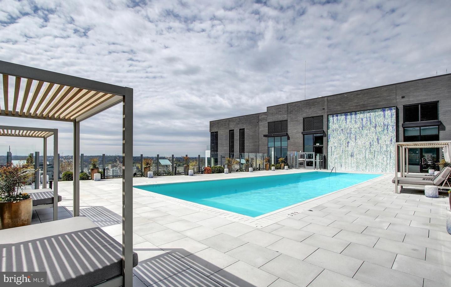 ROSSLYN - Residential