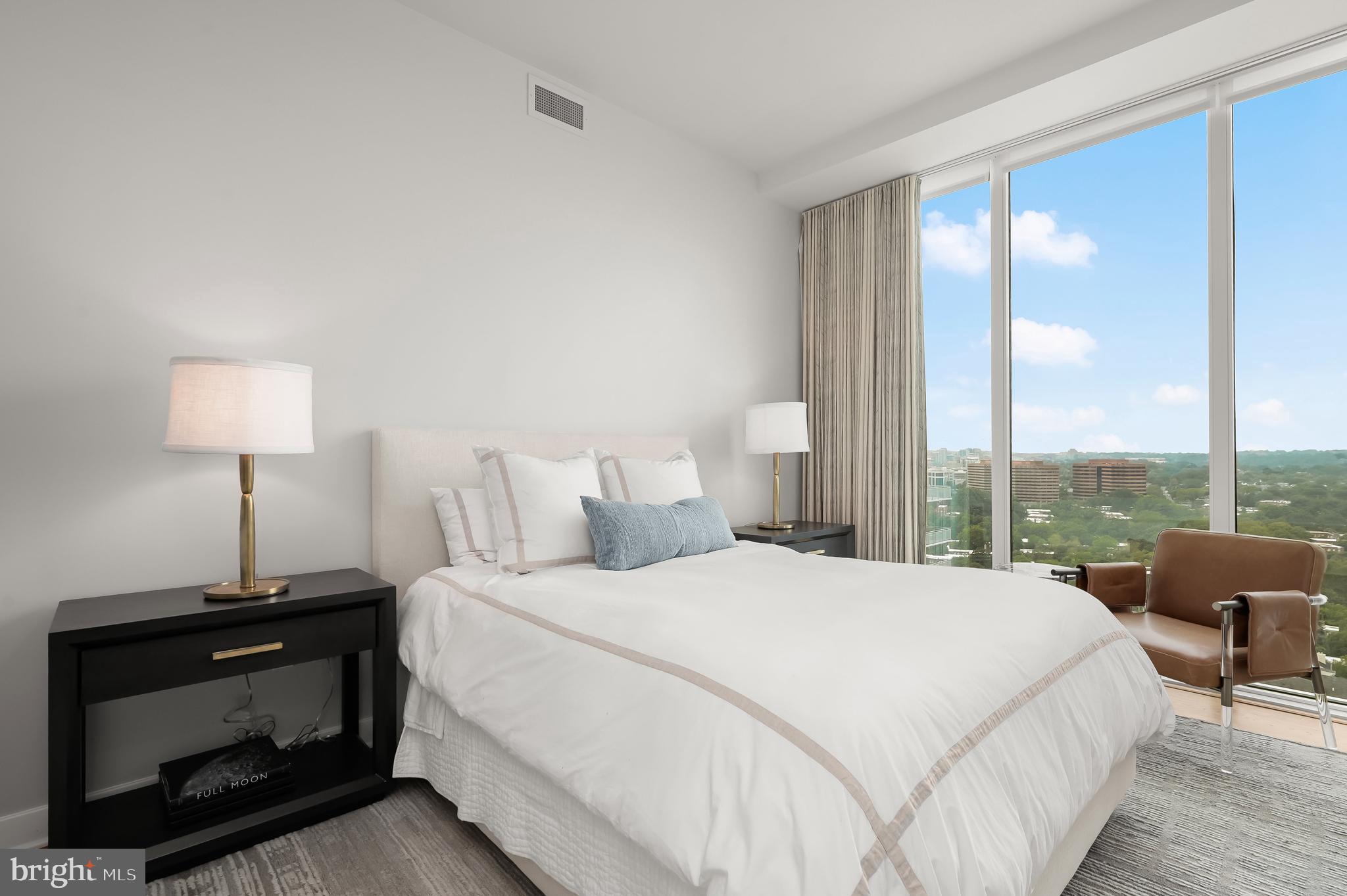 ROSSLYN - Residential