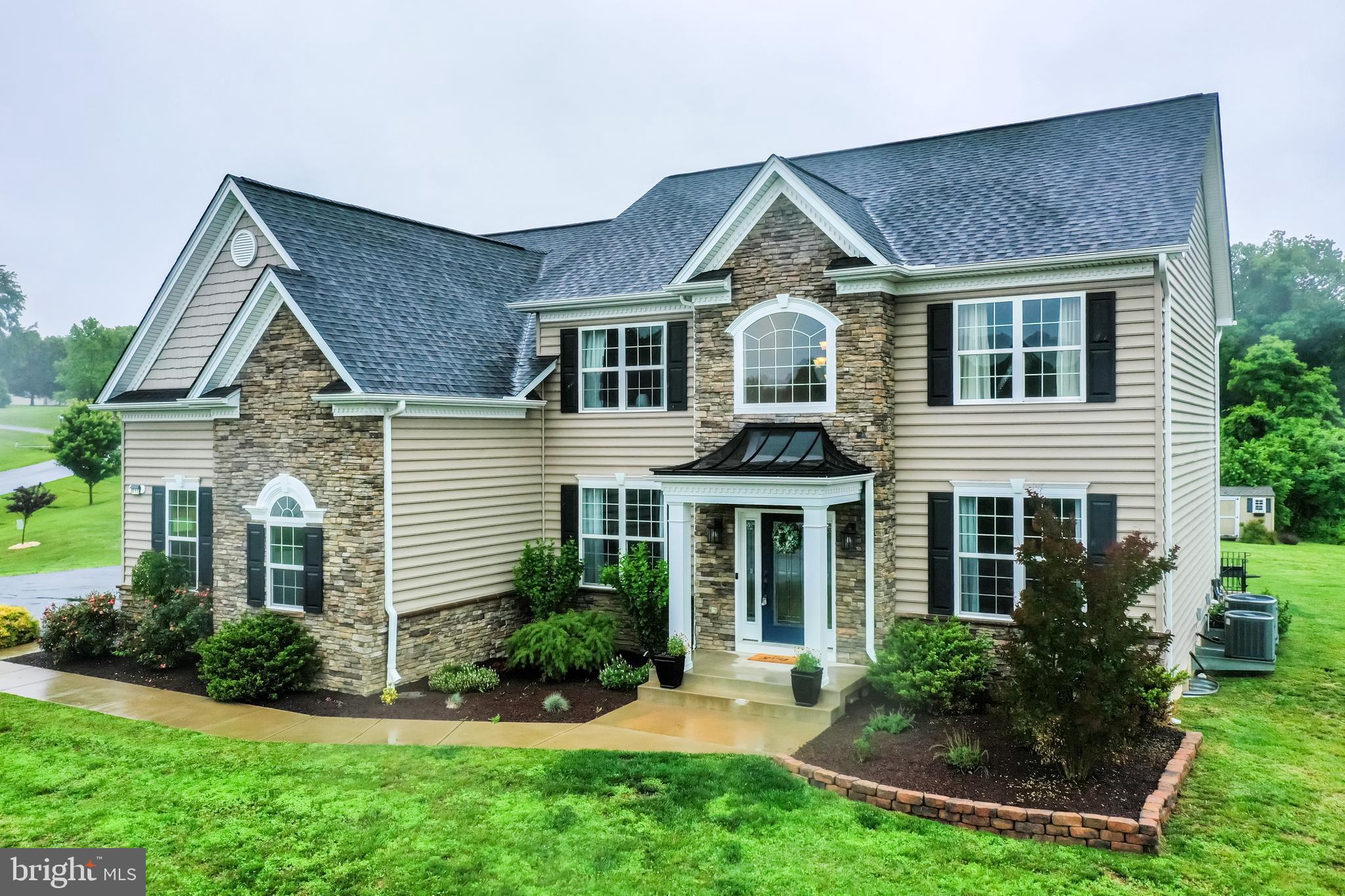 815 SUMMERSWEET COURT