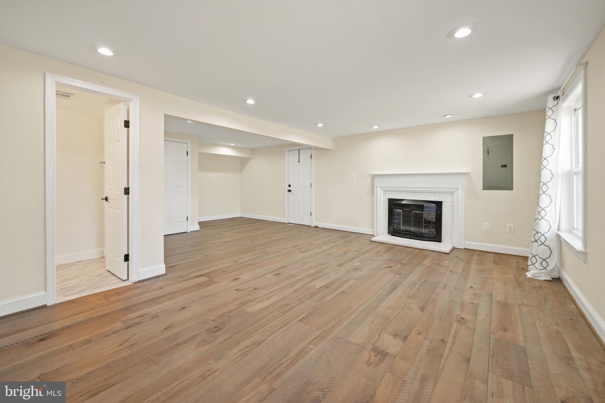 MAPLEWOOD - Residential