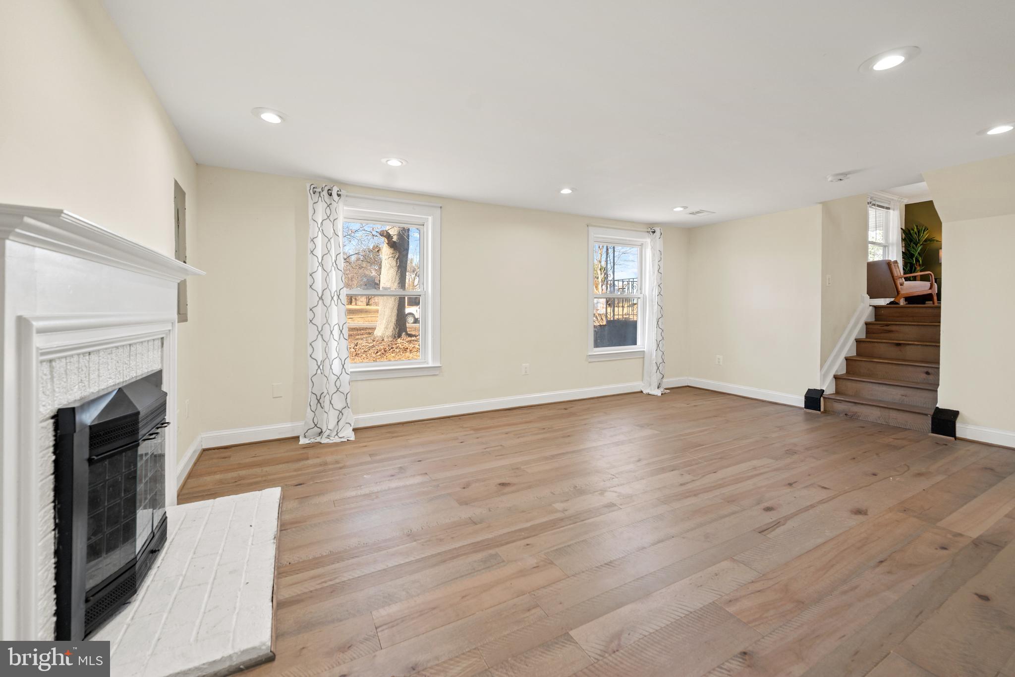 MAPLEWOOD - Residential