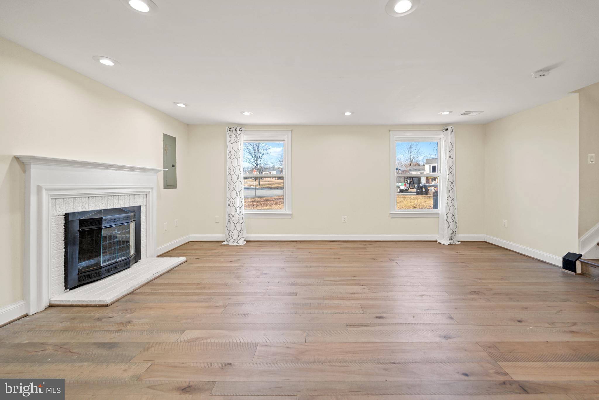 MAPLEWOOD - Residential