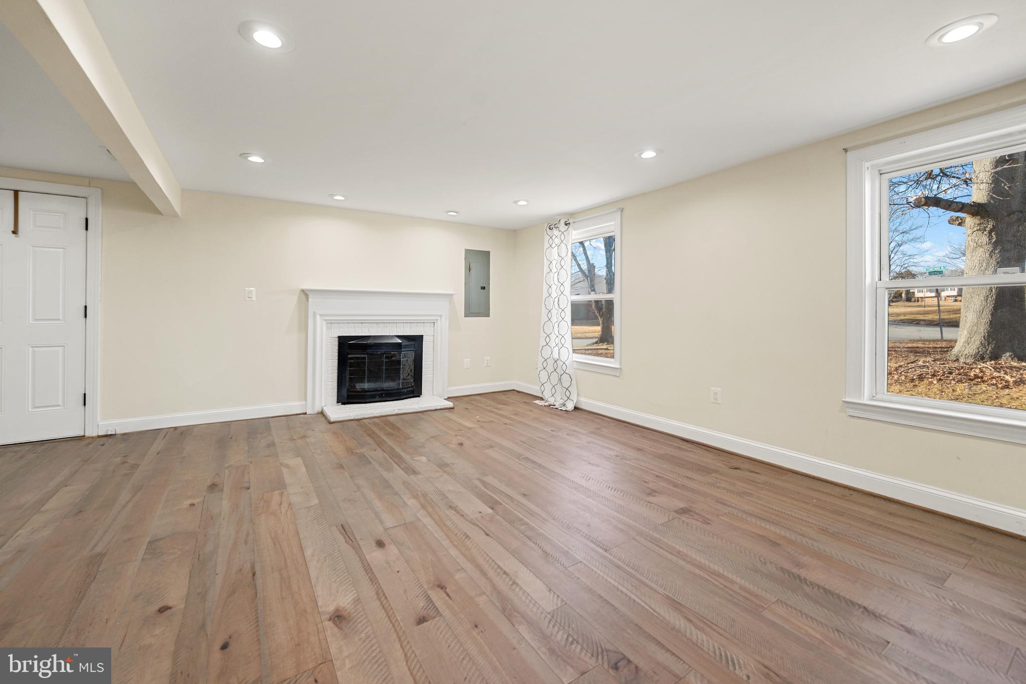 MAPLEWOOD - Residential