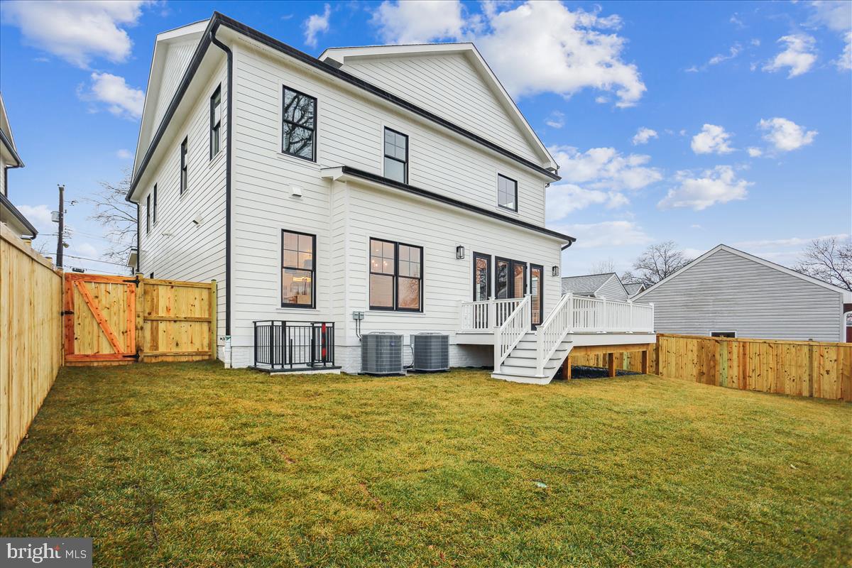 GEORGETOWN VILLAGE - Residential