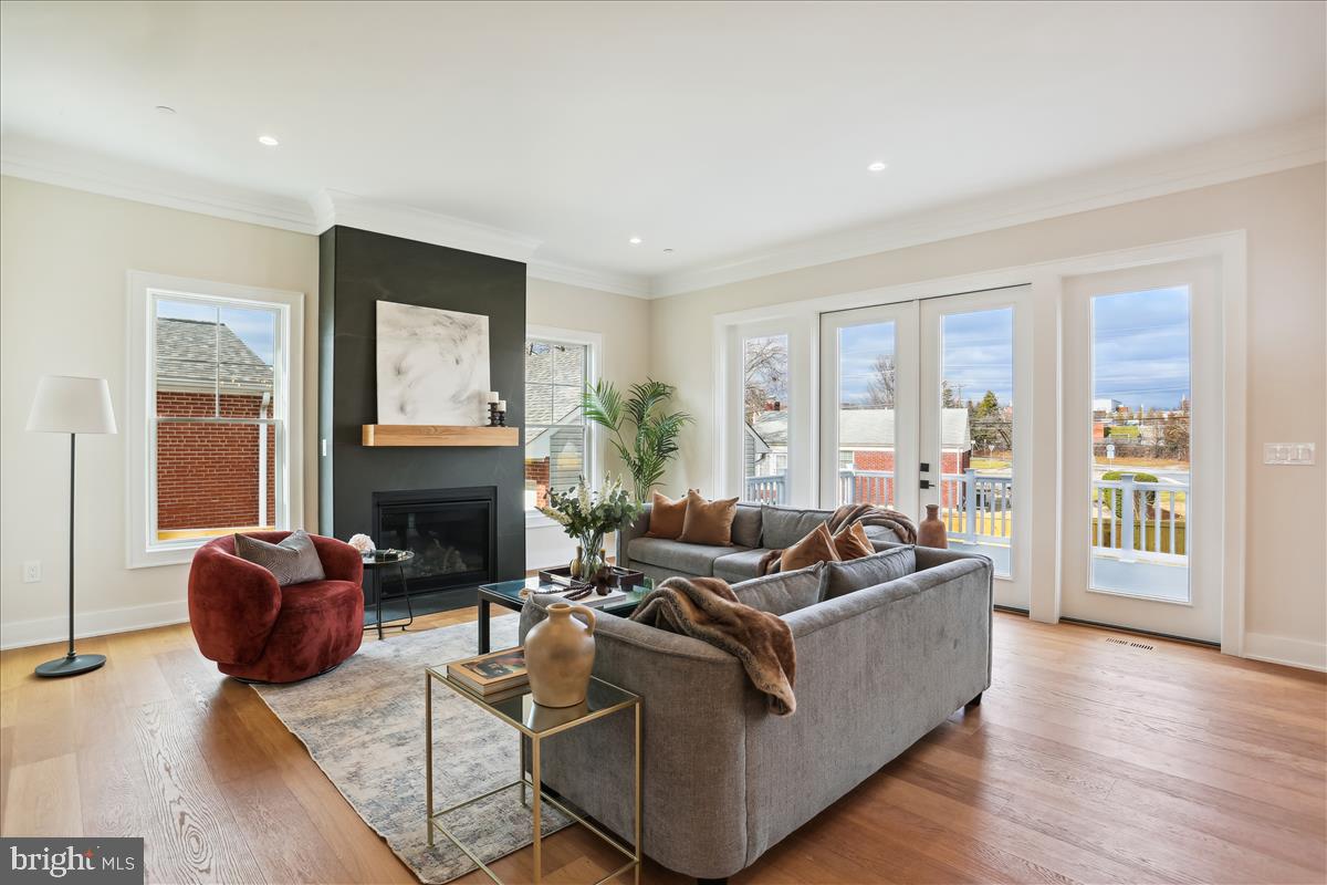 GEORGETOWN VILLAGE - Residential