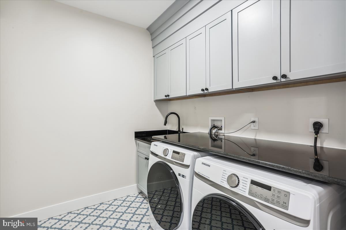 GEORGETOWN VILLAGE - Residential