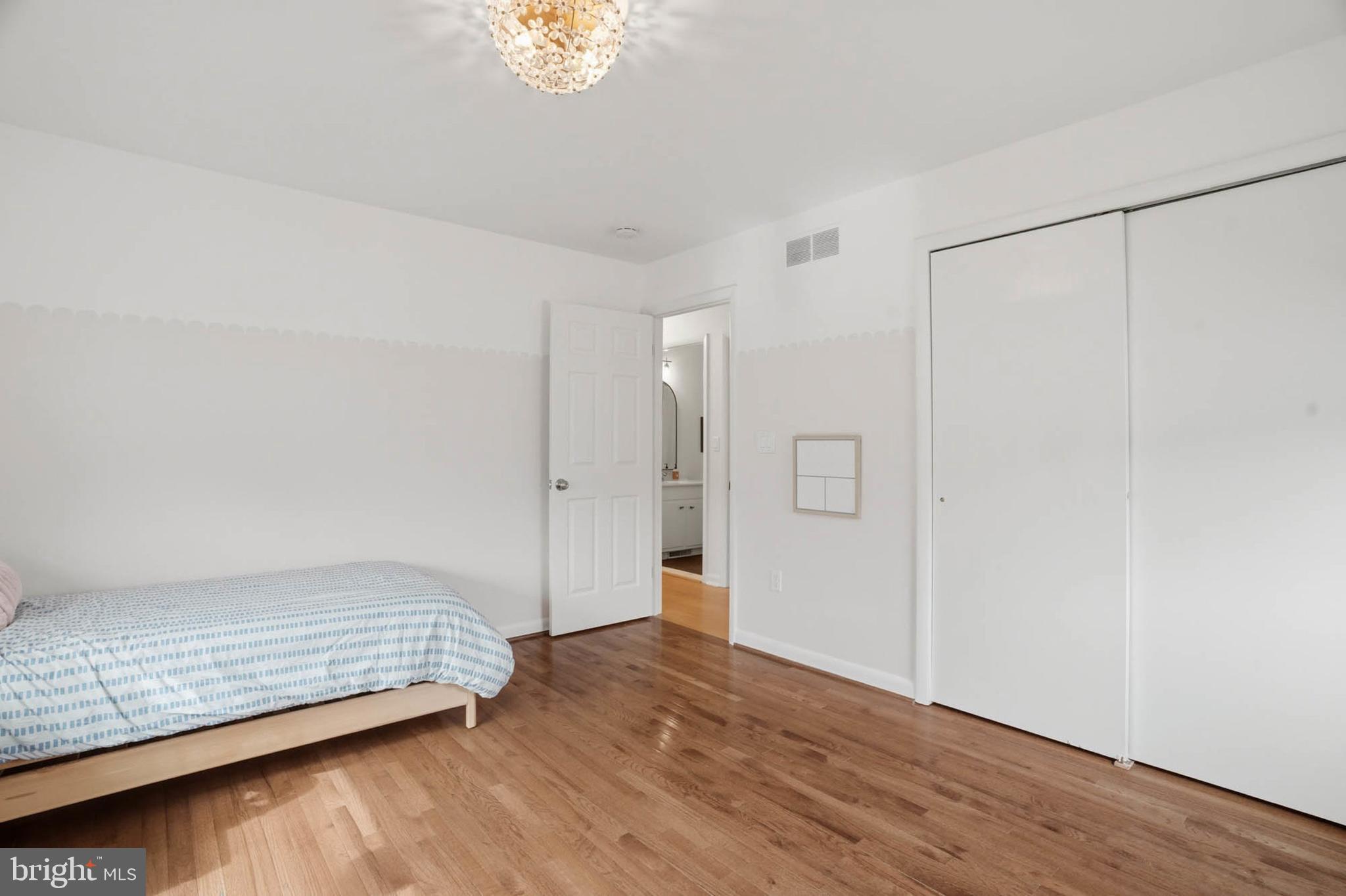 MOUNT HEBRON - Residential