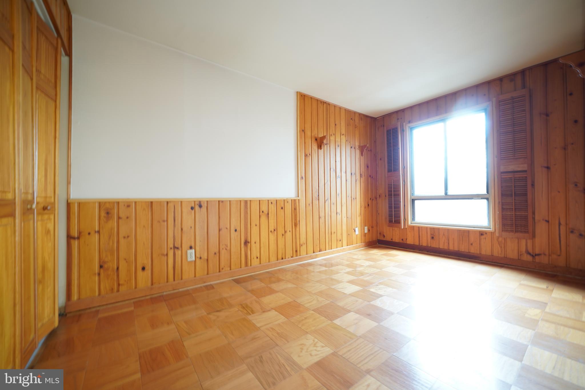 HERITAGE COURT - Residential Lease