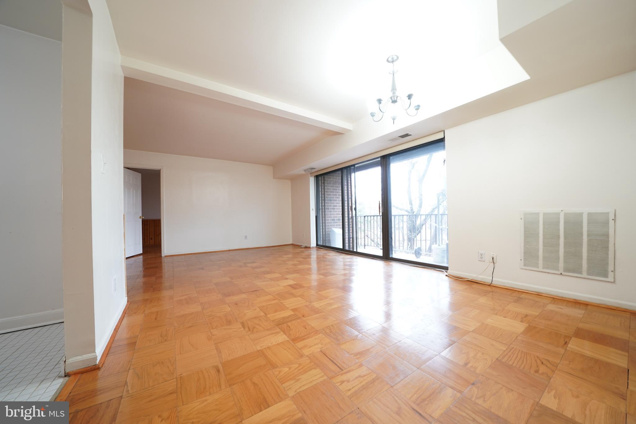 HERITAGE COURT - Residential Lease