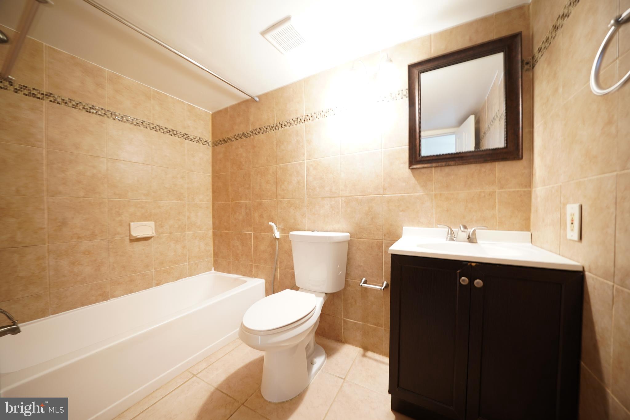 HERITAGE COURT - Residential Lease