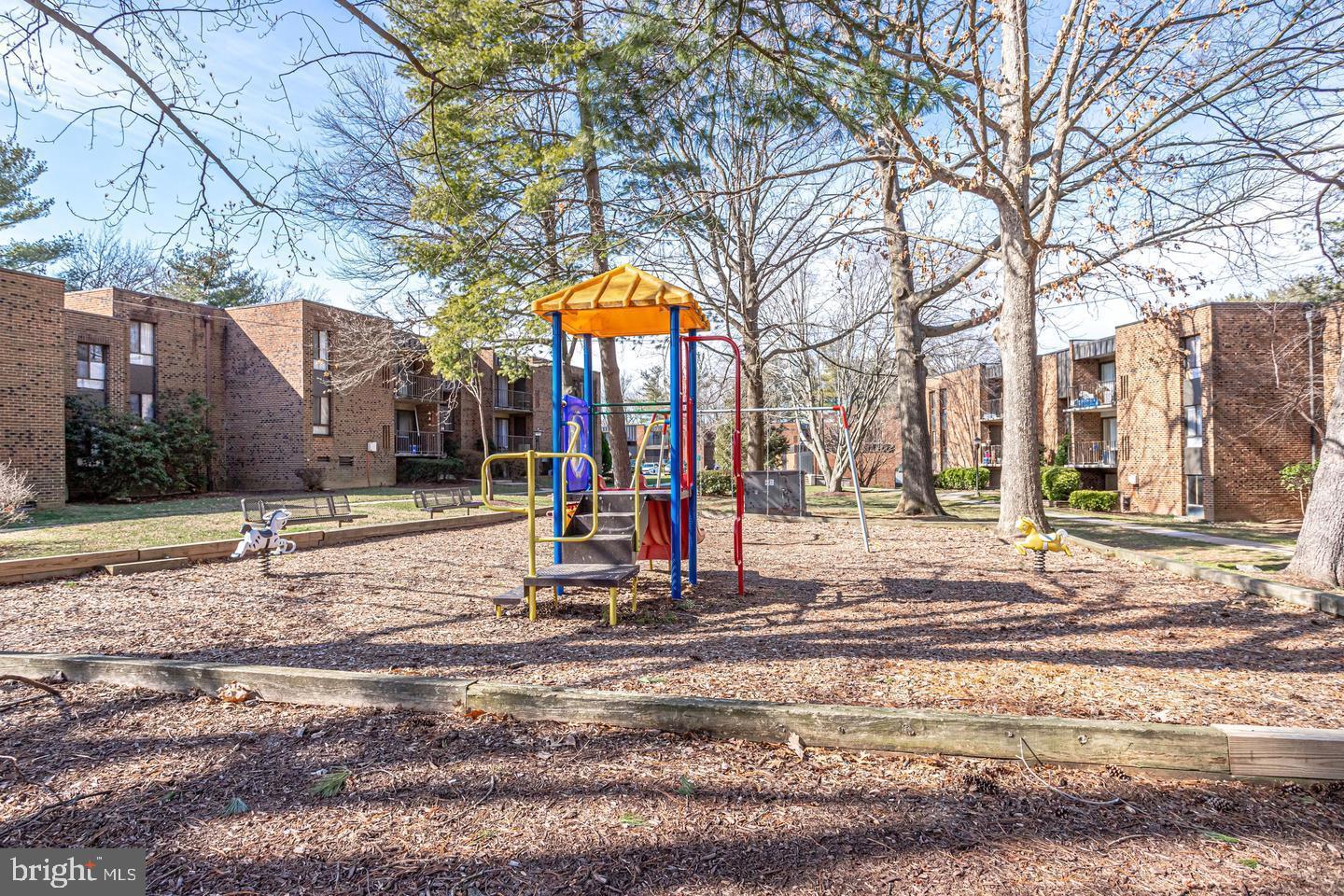 HERITAGE COURT - Residential Lease