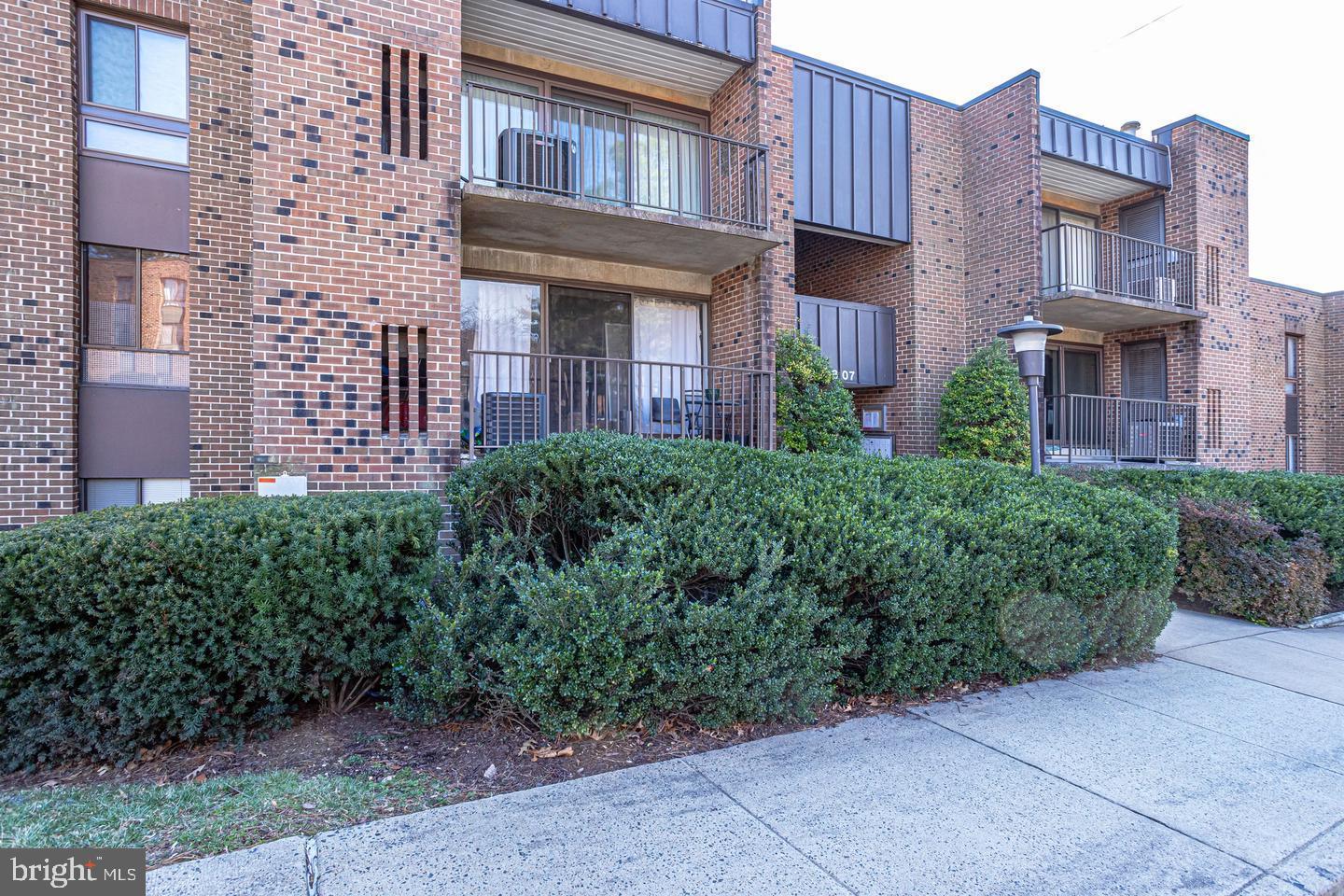 HERITAGE COURT - Residential Lease