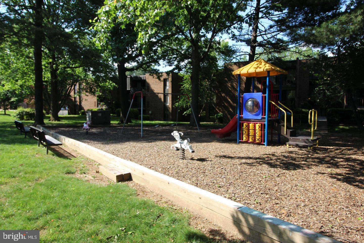 HERITAGE COURT - Residential Lease