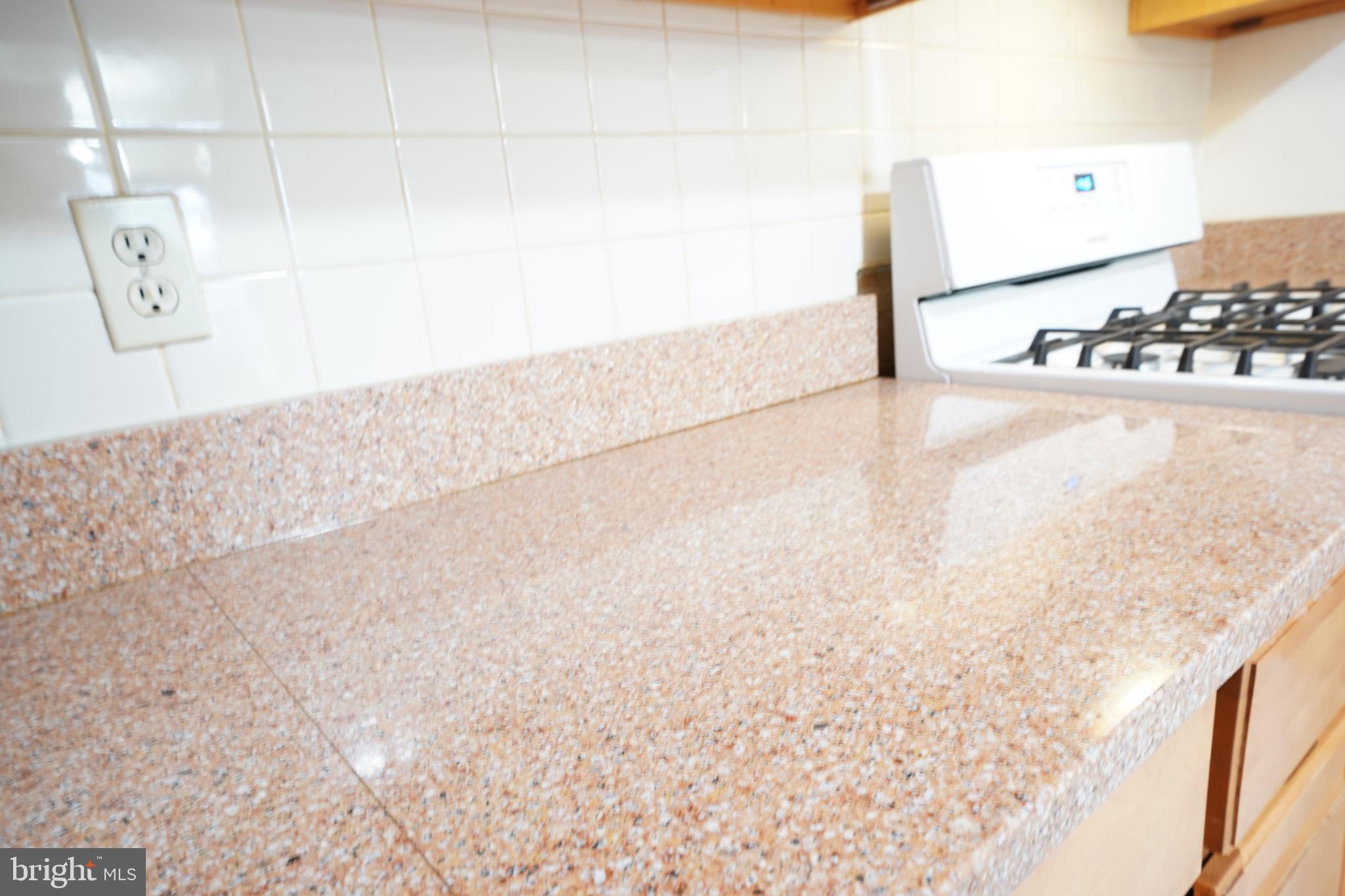 HERITAGE COURT - Residential Lease