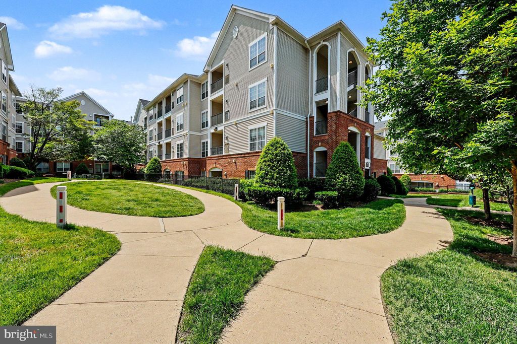 Photo of 4852 Eisenhower Avenue #434, ALEXANDRIA, VA 22304 (MLS # VAAX2060566)