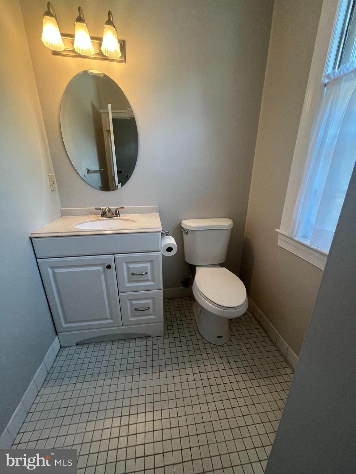 TOBACCO QUAY - Residential Lease