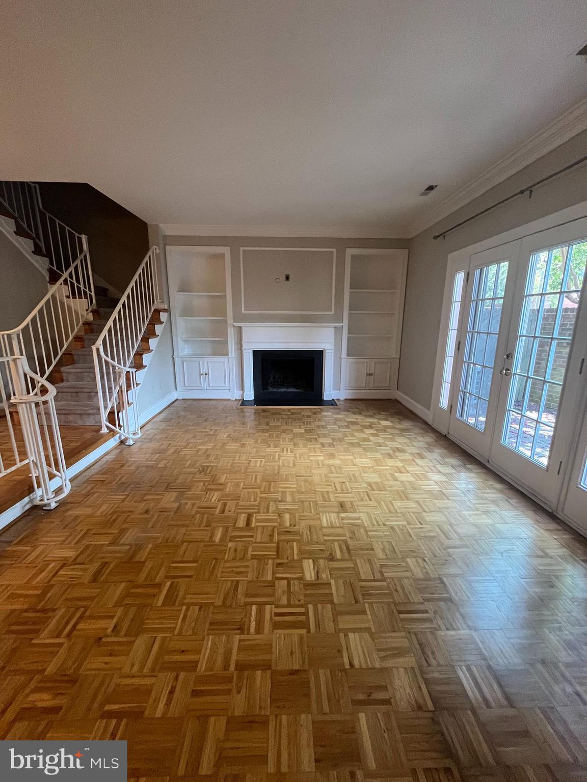 TOBACCO QUAY - Residential Lease