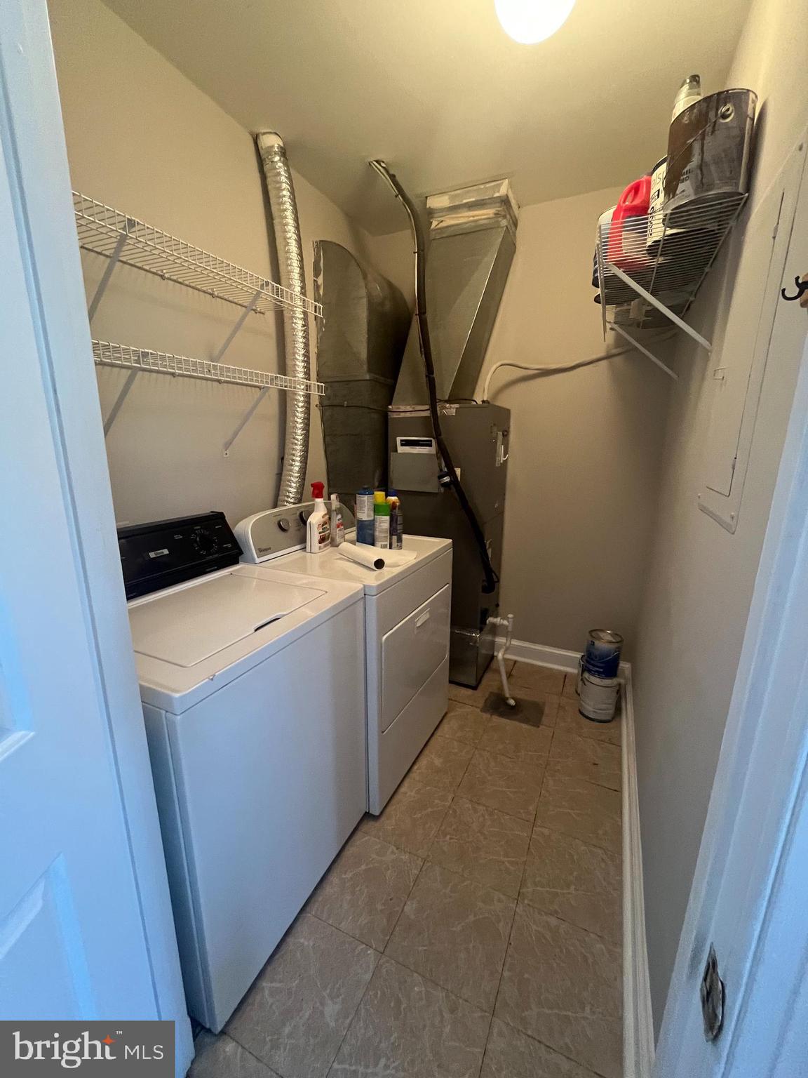 TOBACCO QUAY - Residential Lease