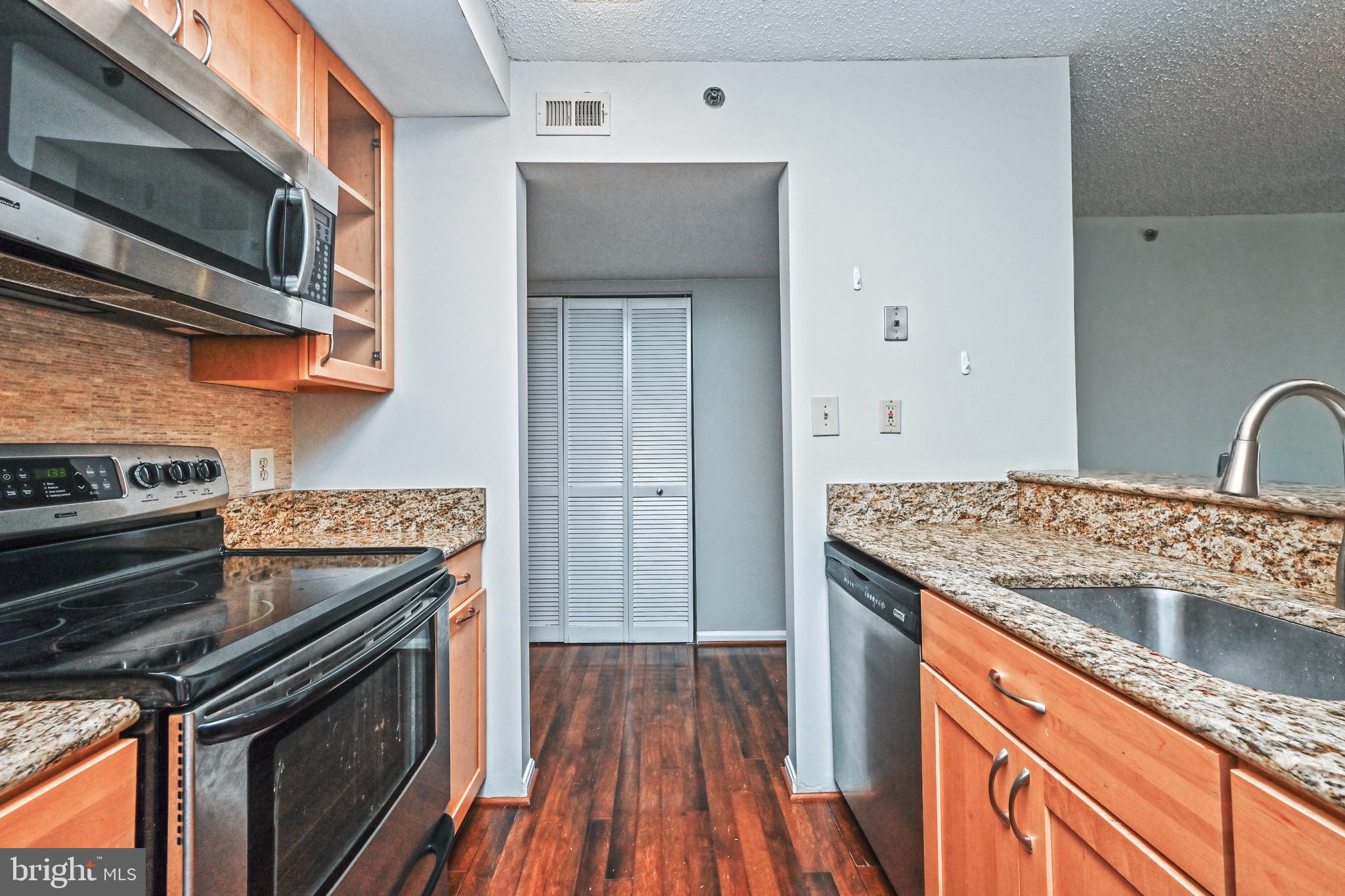 WESTVIEW AT BALLSTON METRO - Residential