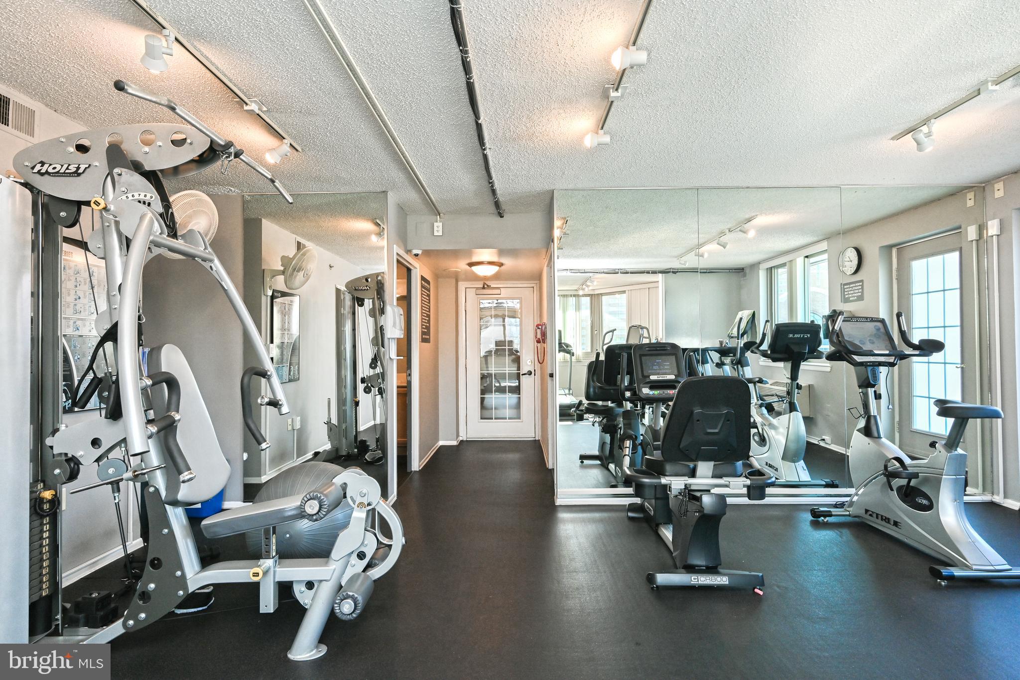 WESTVIEW AT BALLSTON METRO - Residential