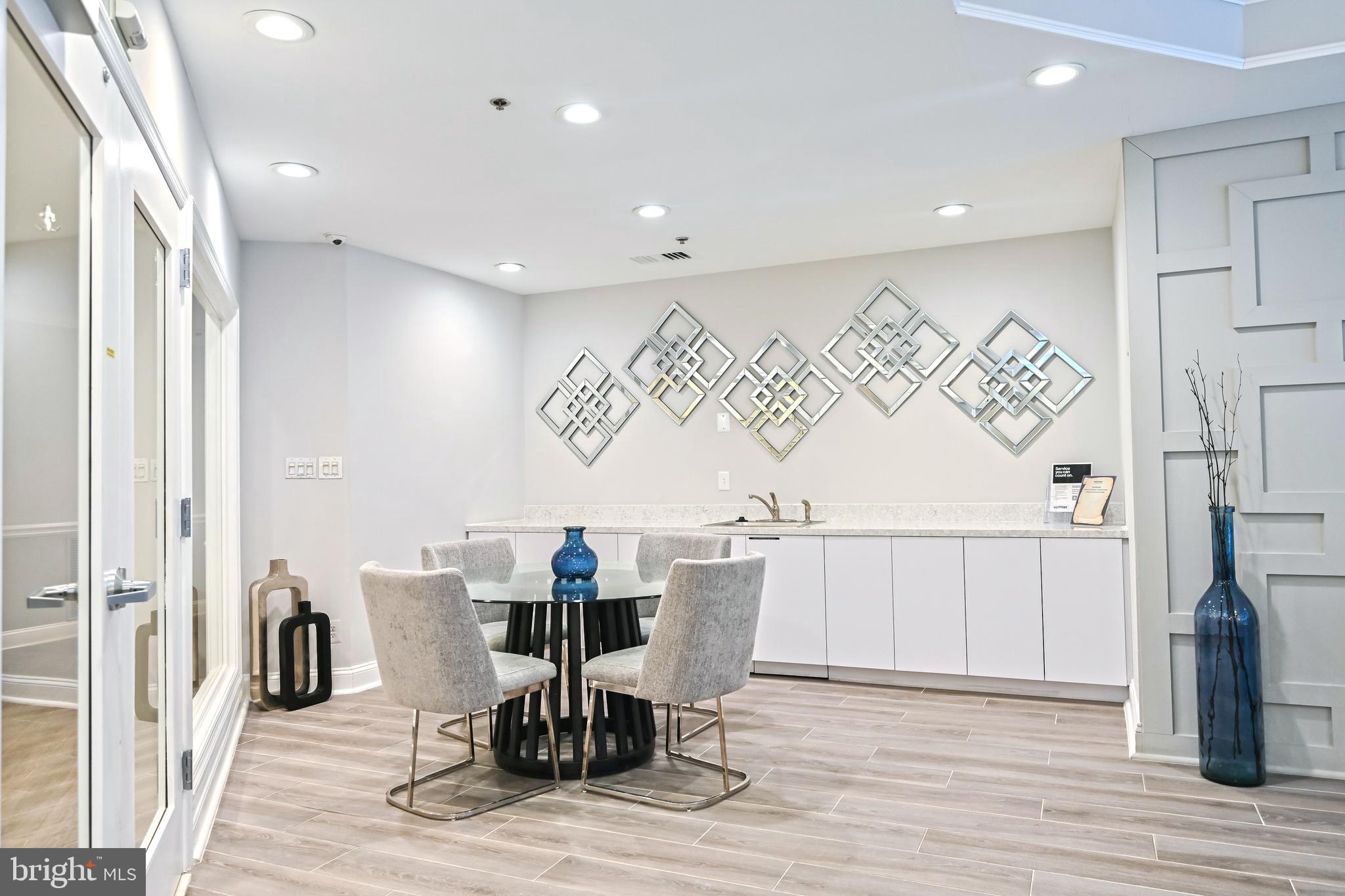 WESTVIEW AT BALLSTON METRO - Residential