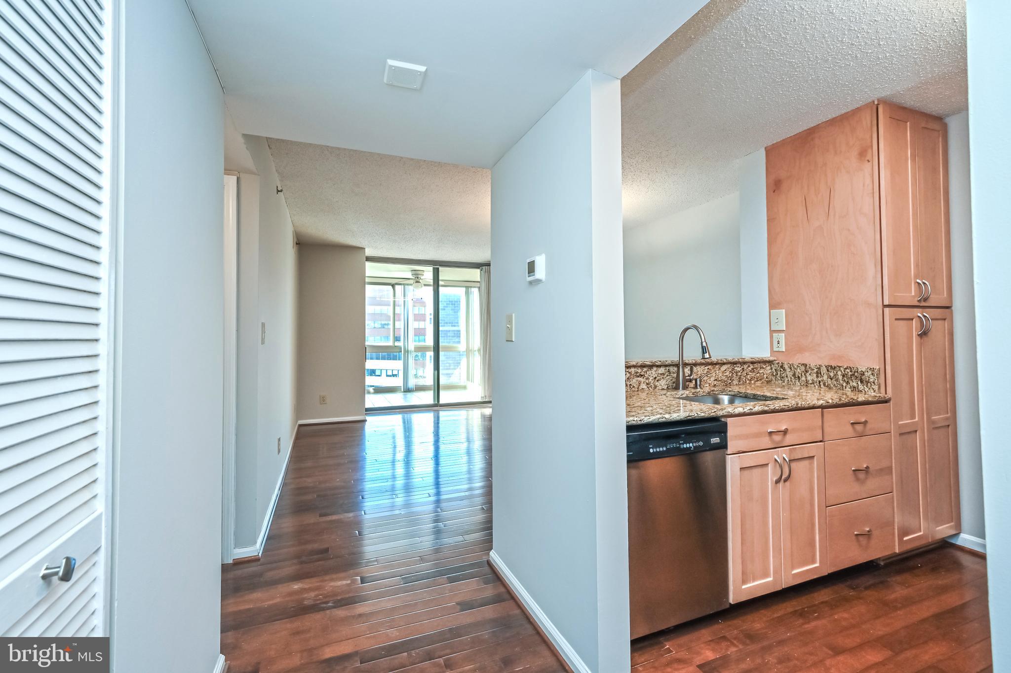 WESTVIEW AT BALLSTON METRO - Residential