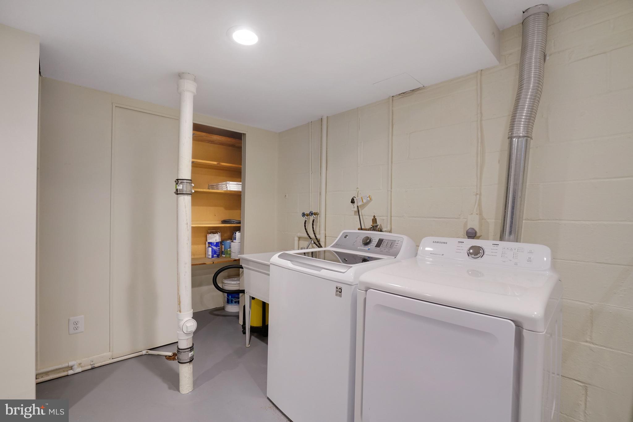 WILLOW WOODS - Residential