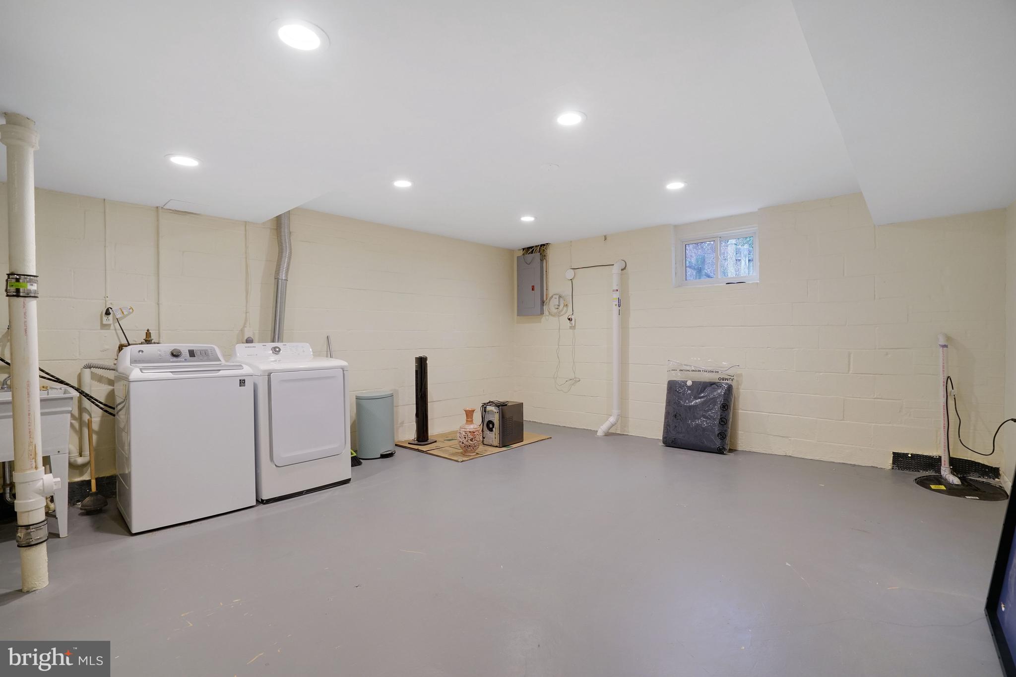 WILLOW WOODS - Residential