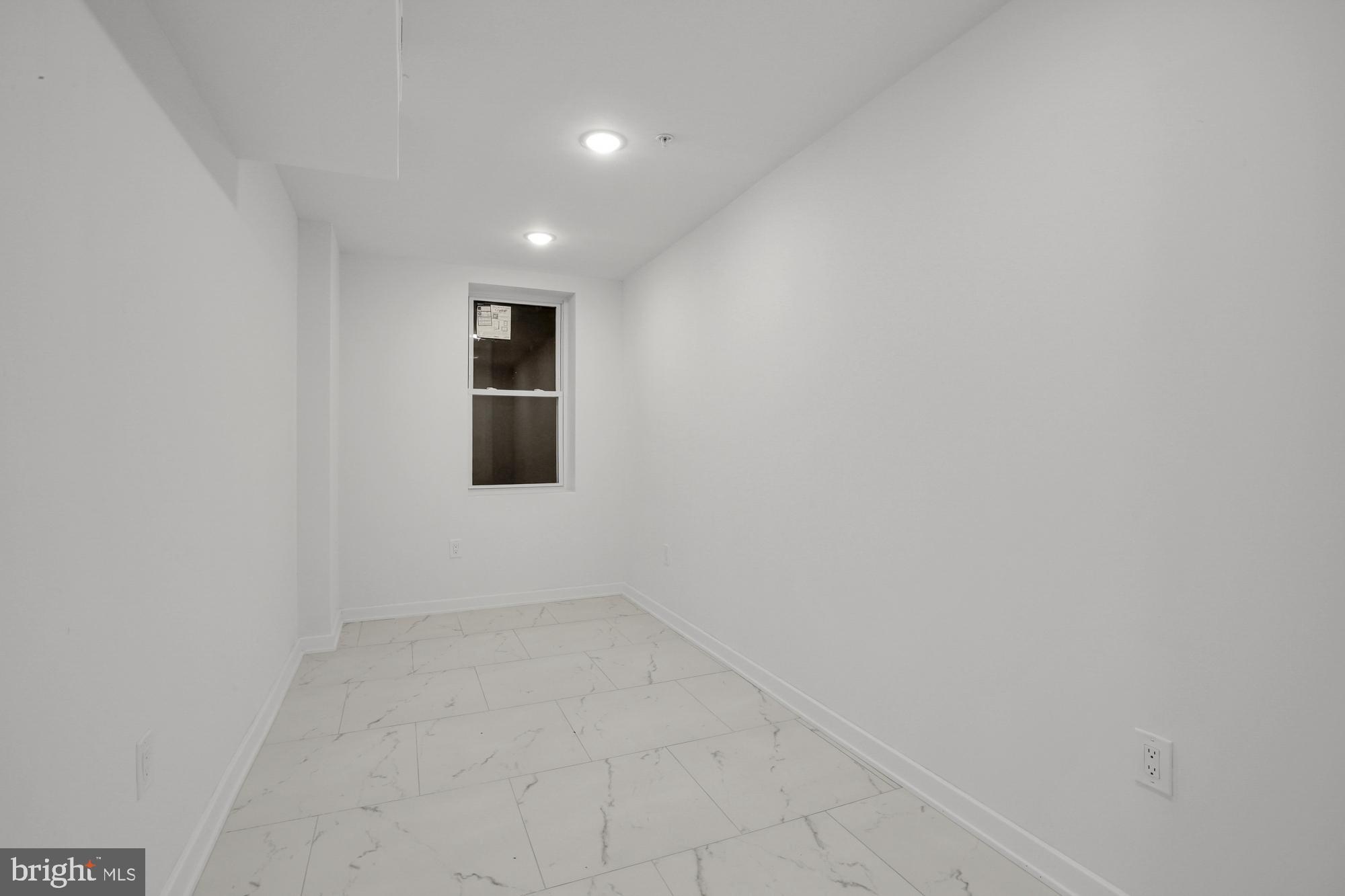 EAST KENSINGTON - Residential Lease