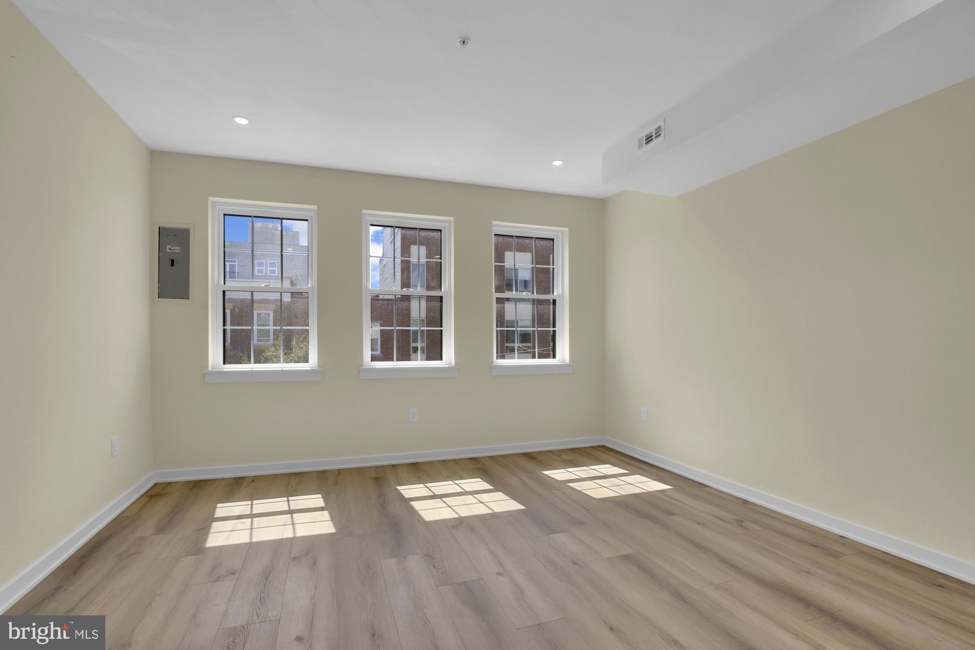 EAST KENSINGTON - Residential Lease