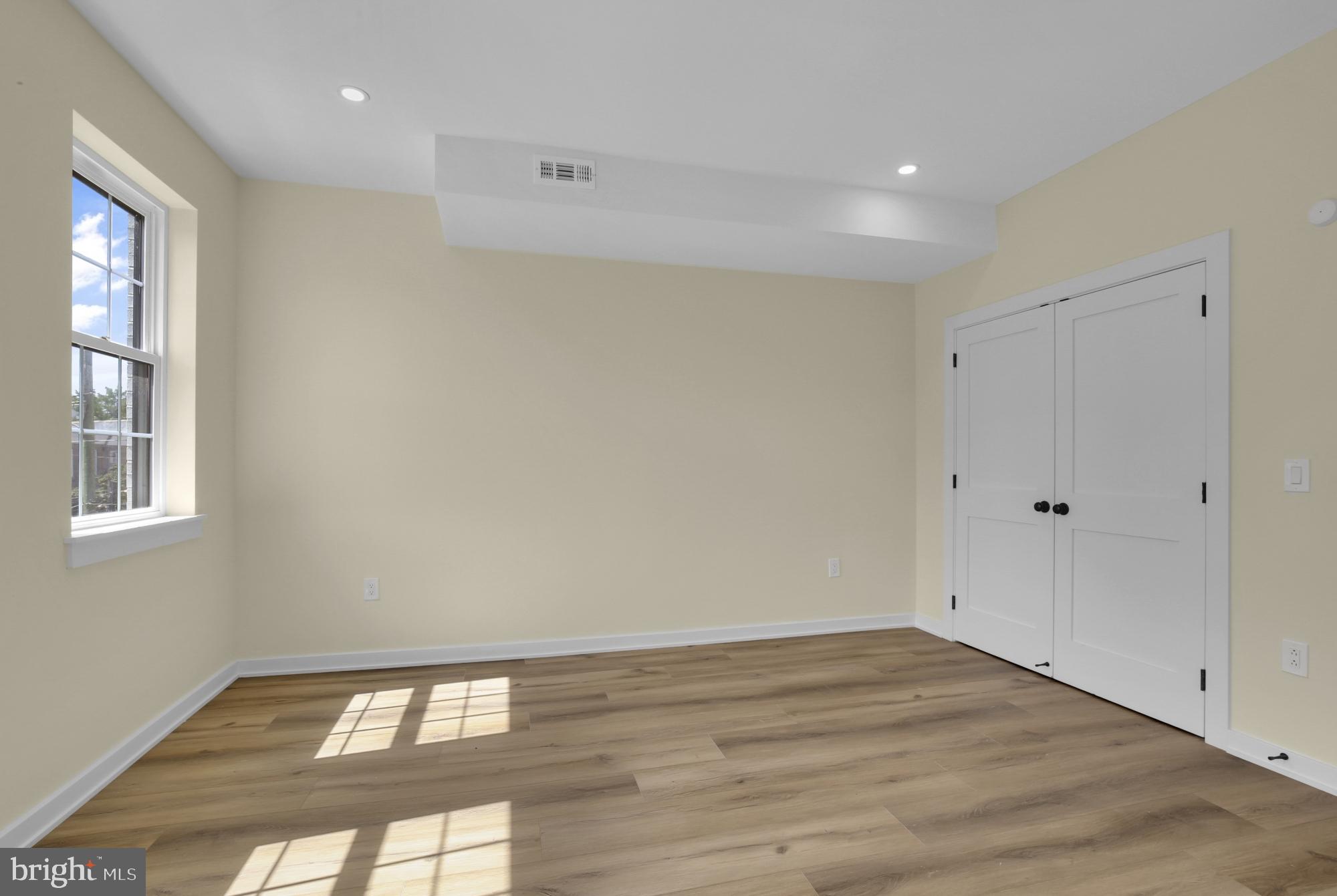 EAST KENSINGTON - Residential Lease