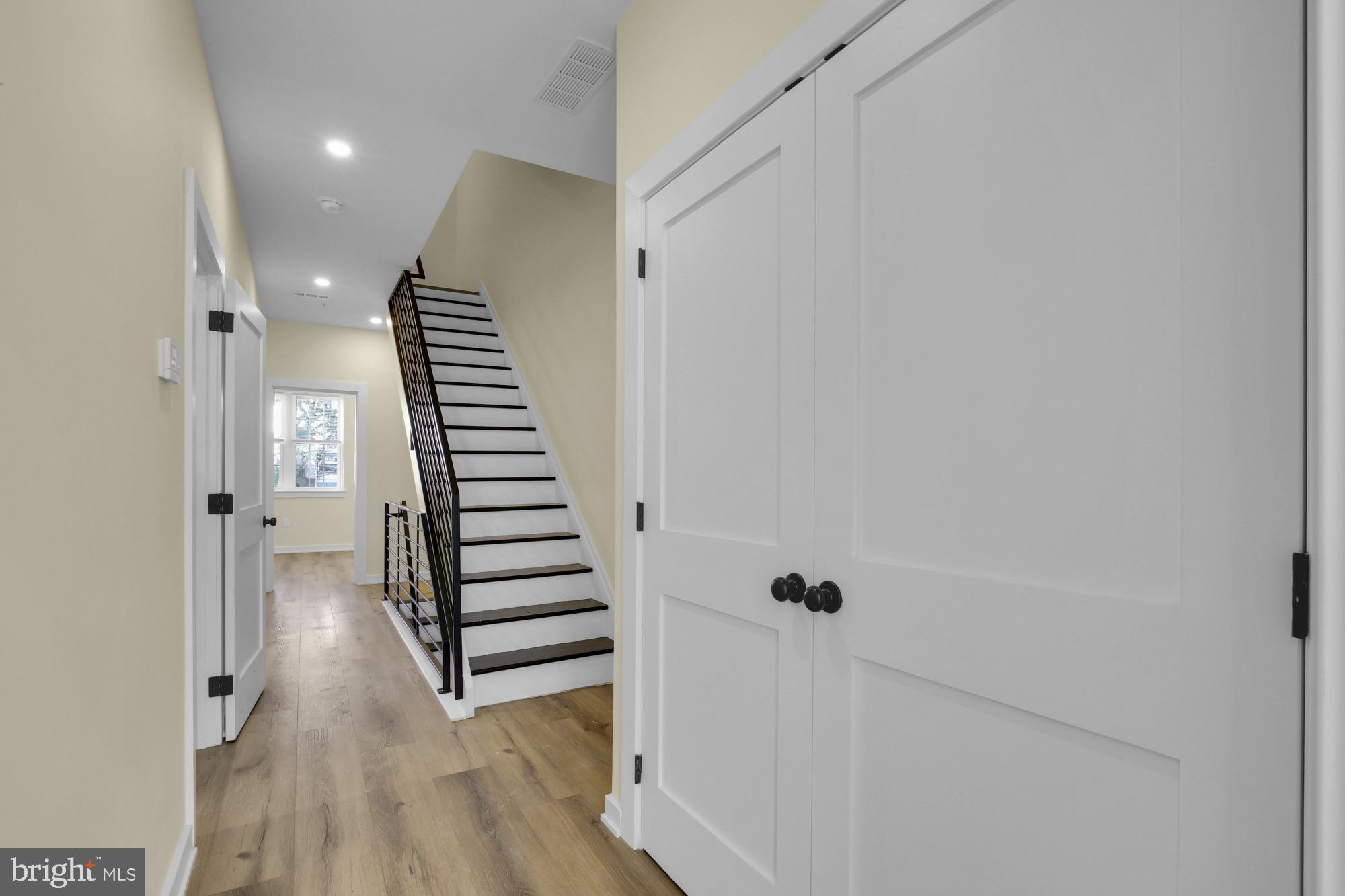 EAST KENSINGTON - Residential Lease